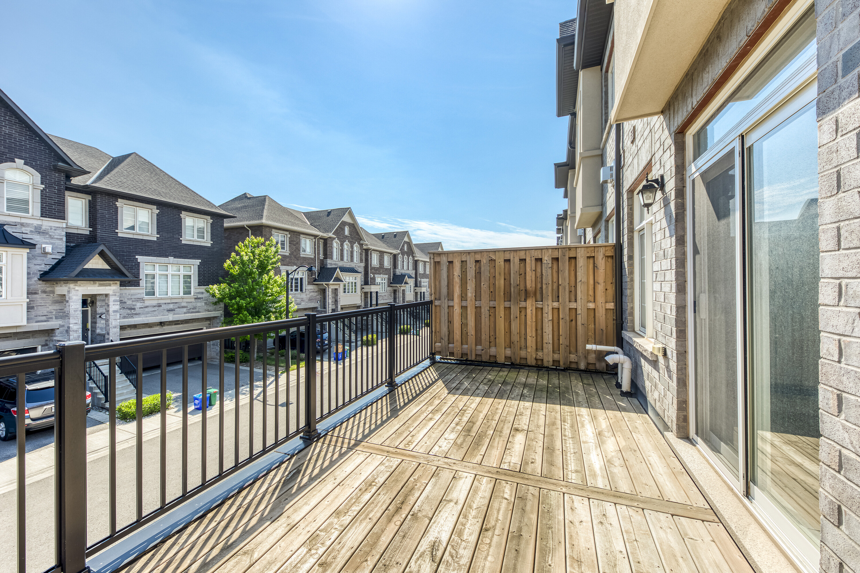  Modern 3-Storey Townhome - 物件實景