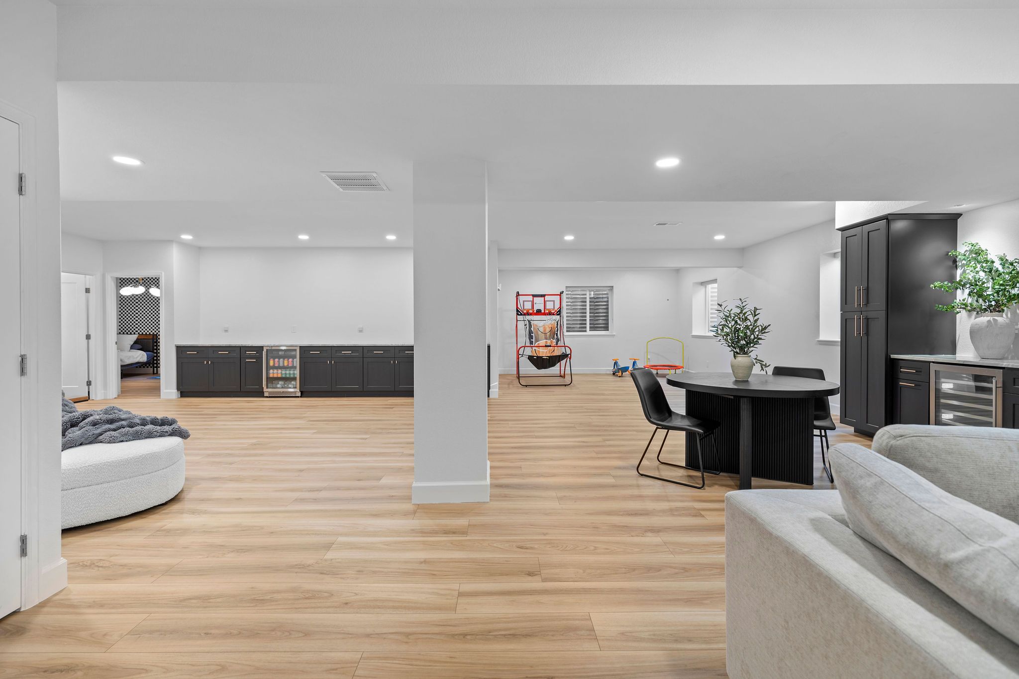  Luxury and comfort come together in this expansive ranch-style home - 物件實景