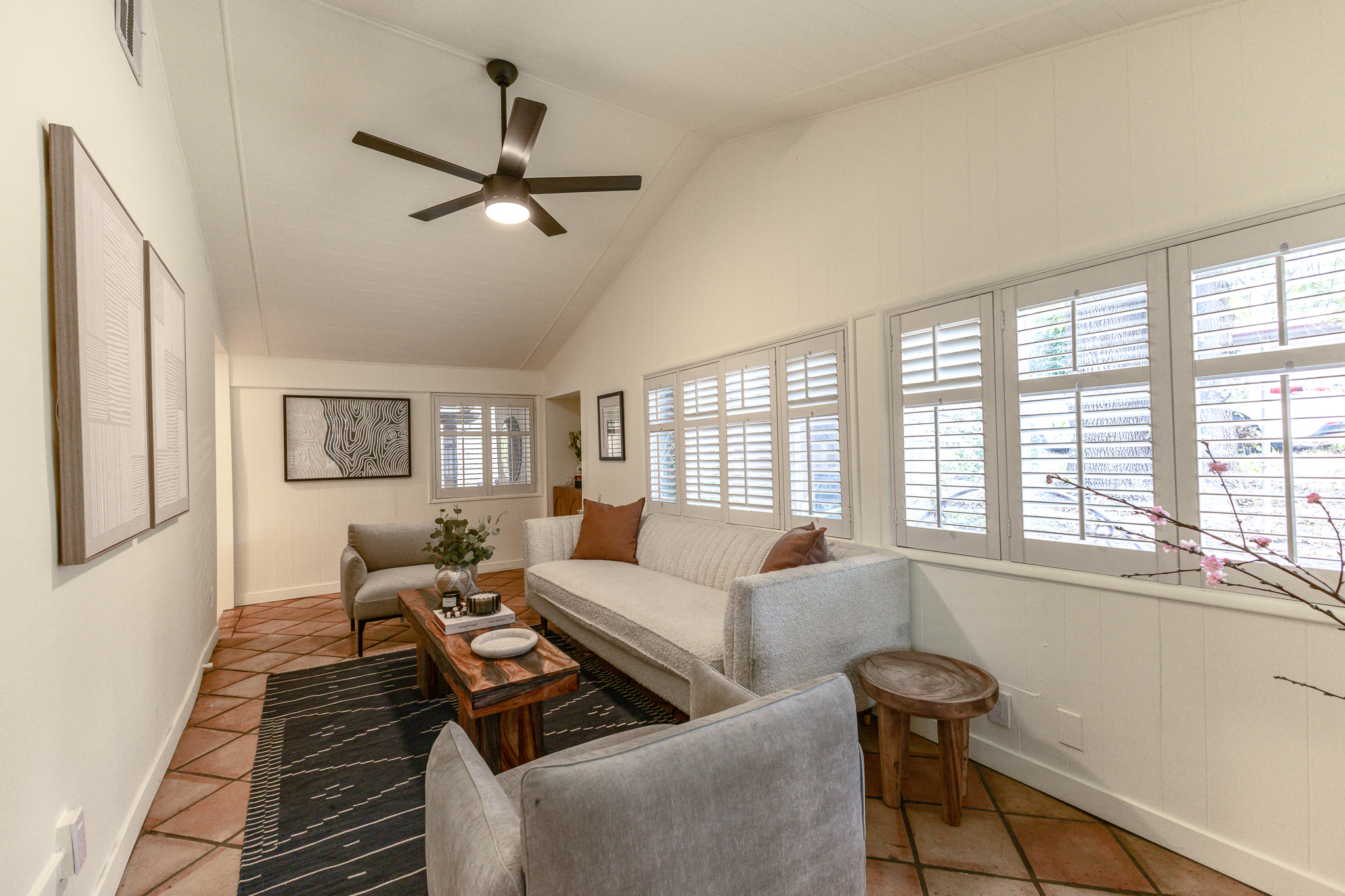  927 Pine Grove Ave - 物件實景