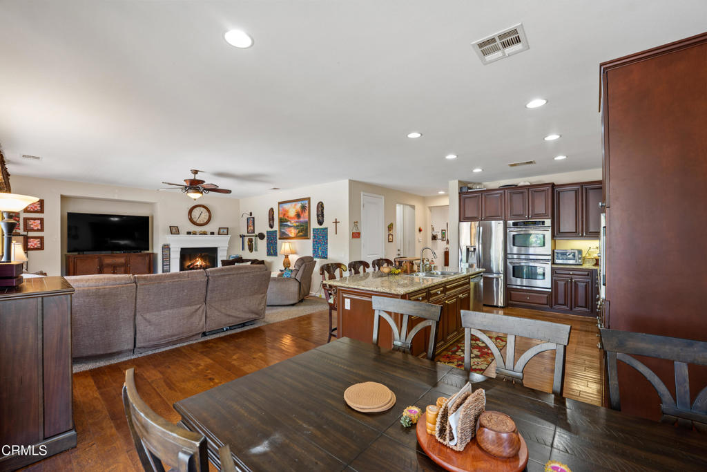 Camarillo, California, 93012, United States, 5 Bedrooms Bedrooms, ,5 BathroomsBathrooms,Residential,For Sale,1822749