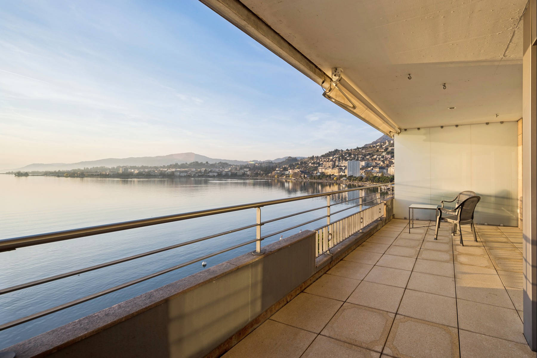  An exceptional location right on the lakefront - 物件實景