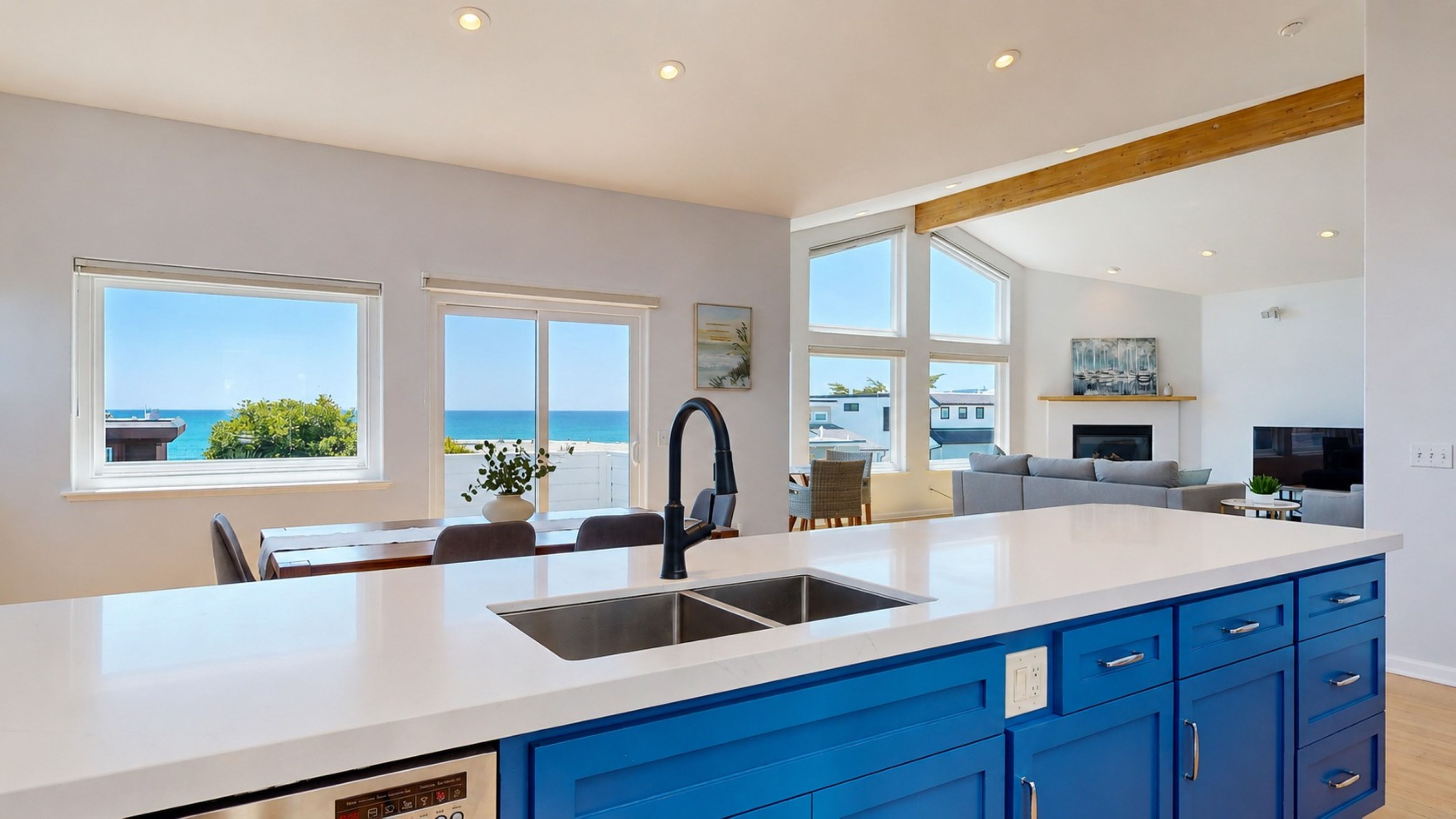  Ocean Views & Coastal Living in Coveted Marine Terrace - 物件實景