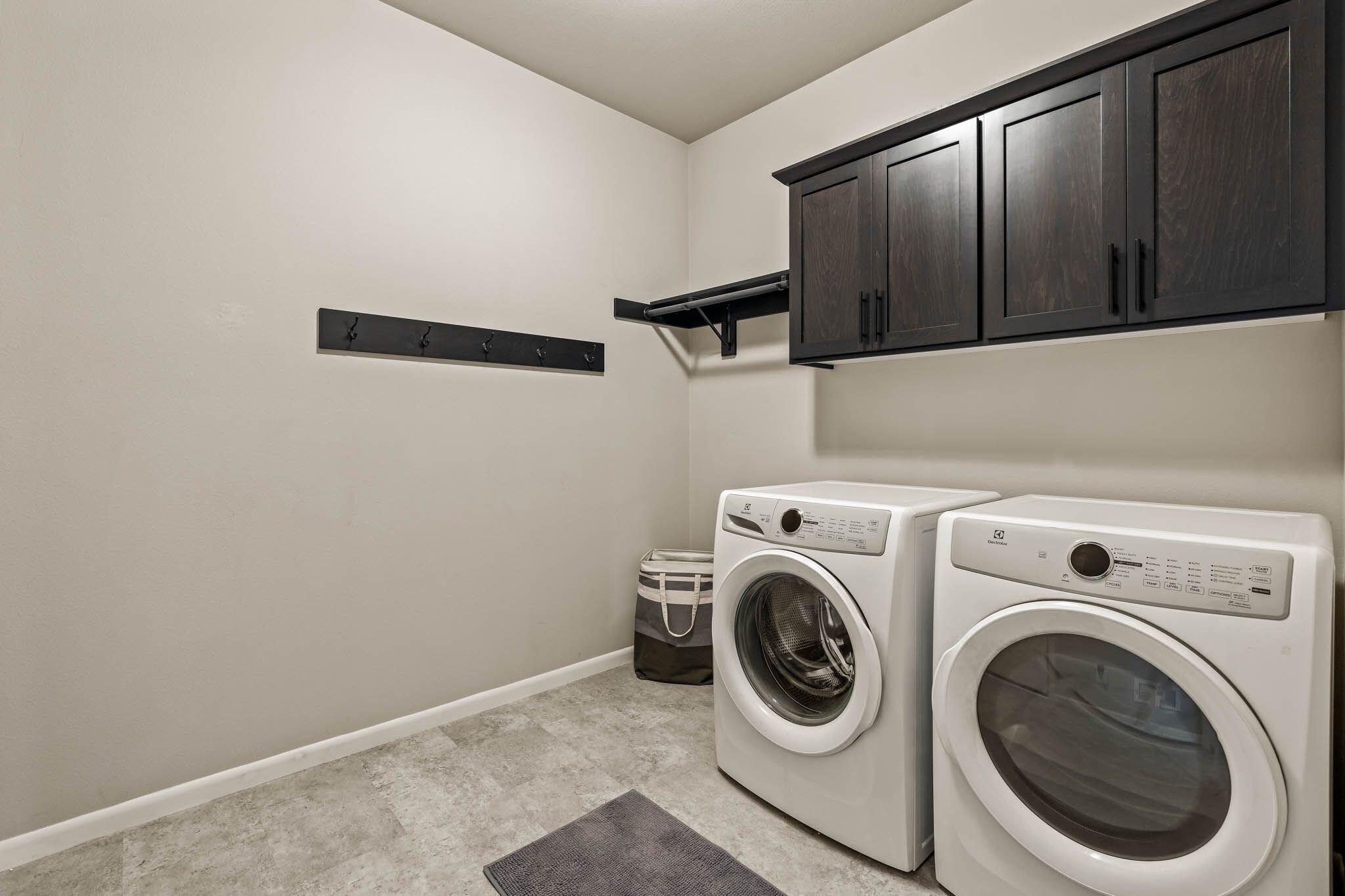 Menomonee Falls, Wisconsin, 53051, United States, 3 Bedrooms Bedrooms, ,2 BathroomsBathrooms,Residential,For Sale,1976595