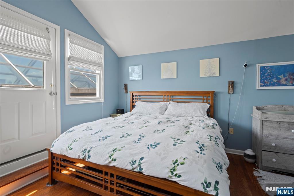 Jersey City, New Jersey, 07302, United States, 2 Bedrooms Bedrooms, ,2 BathroomsBathrooms,Residential,For Sale,1927201