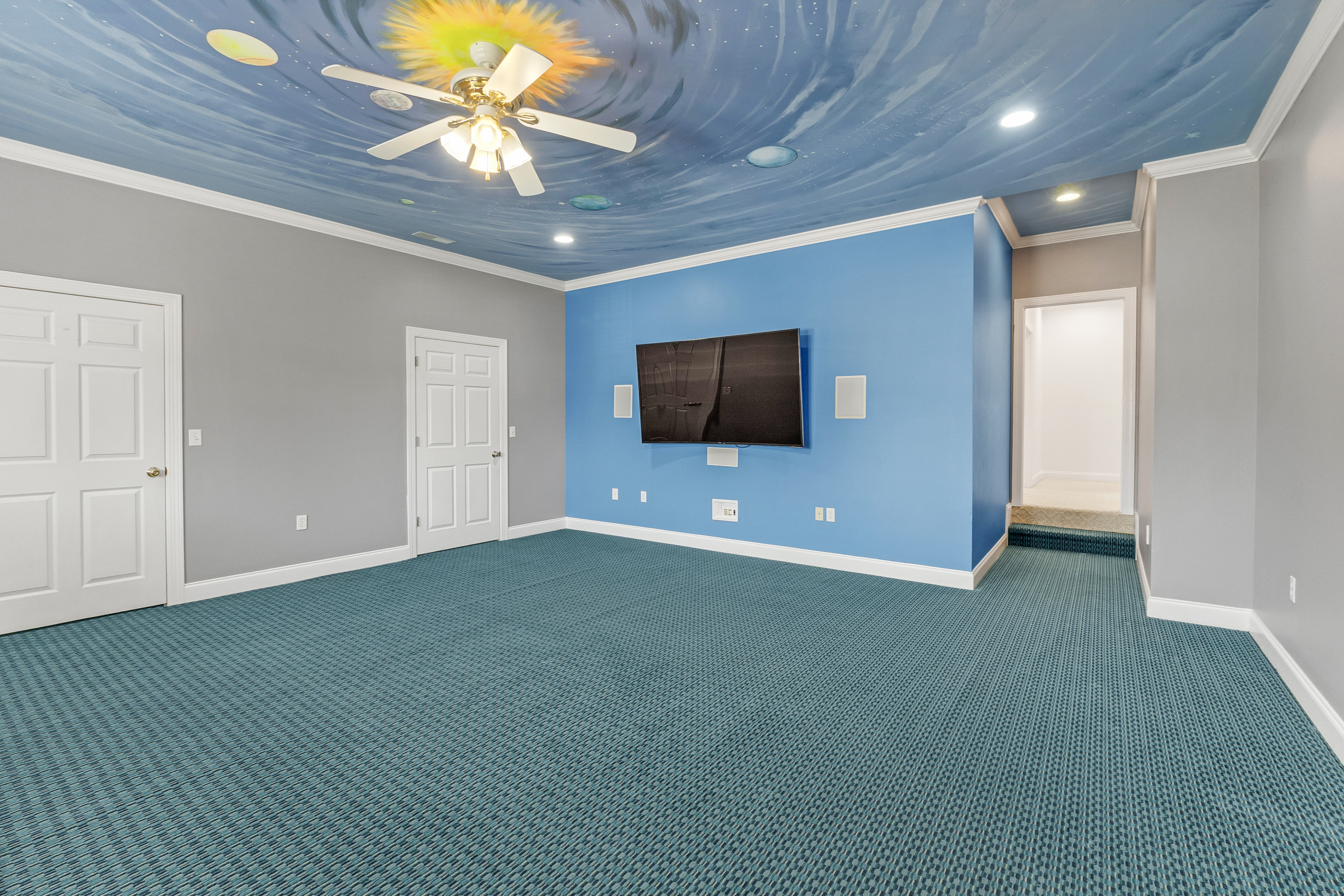 Tullahoma, Tennessee, 37388, United States, 6 Bedrooms Bedrooms, ,5 BathroomsBathrooms,Residential,For Sale,1851275