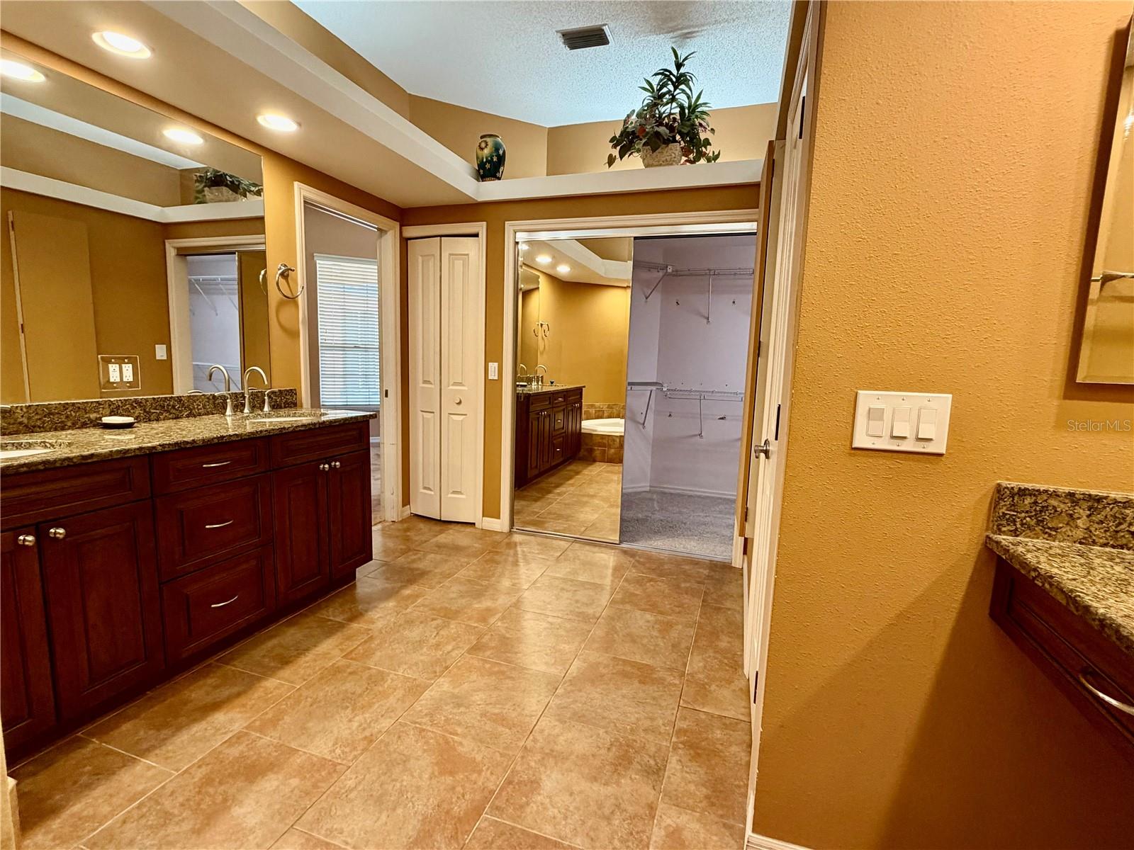 Seminole, Florida, 33777, United States, 4 Bedrooms Bedrooms, ,4 BathroomsBathrooms,Residential,For Sale,1978332