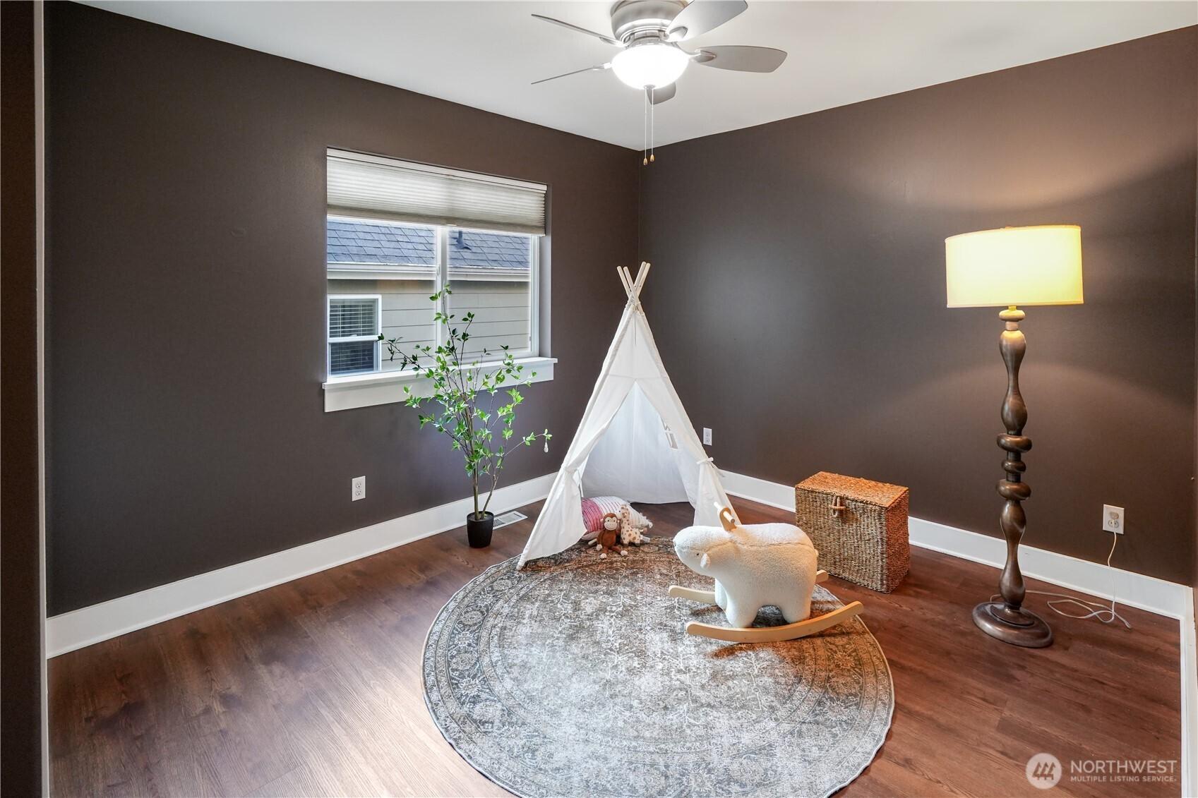 RENTON, Washington, 98058, United States, 4 Bedrooms Bedrooms, ,3 BathroomsBathrooms,Residential,For Sale,1933643