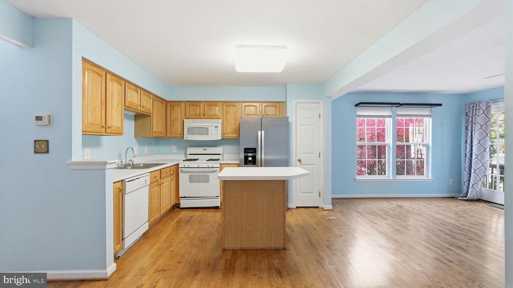 Gainesville, Virginia, 20155, United States, 3 Bedrooms Bedrooms, ,2 BathroomsBathrooms,Residential,For Sale,1989623