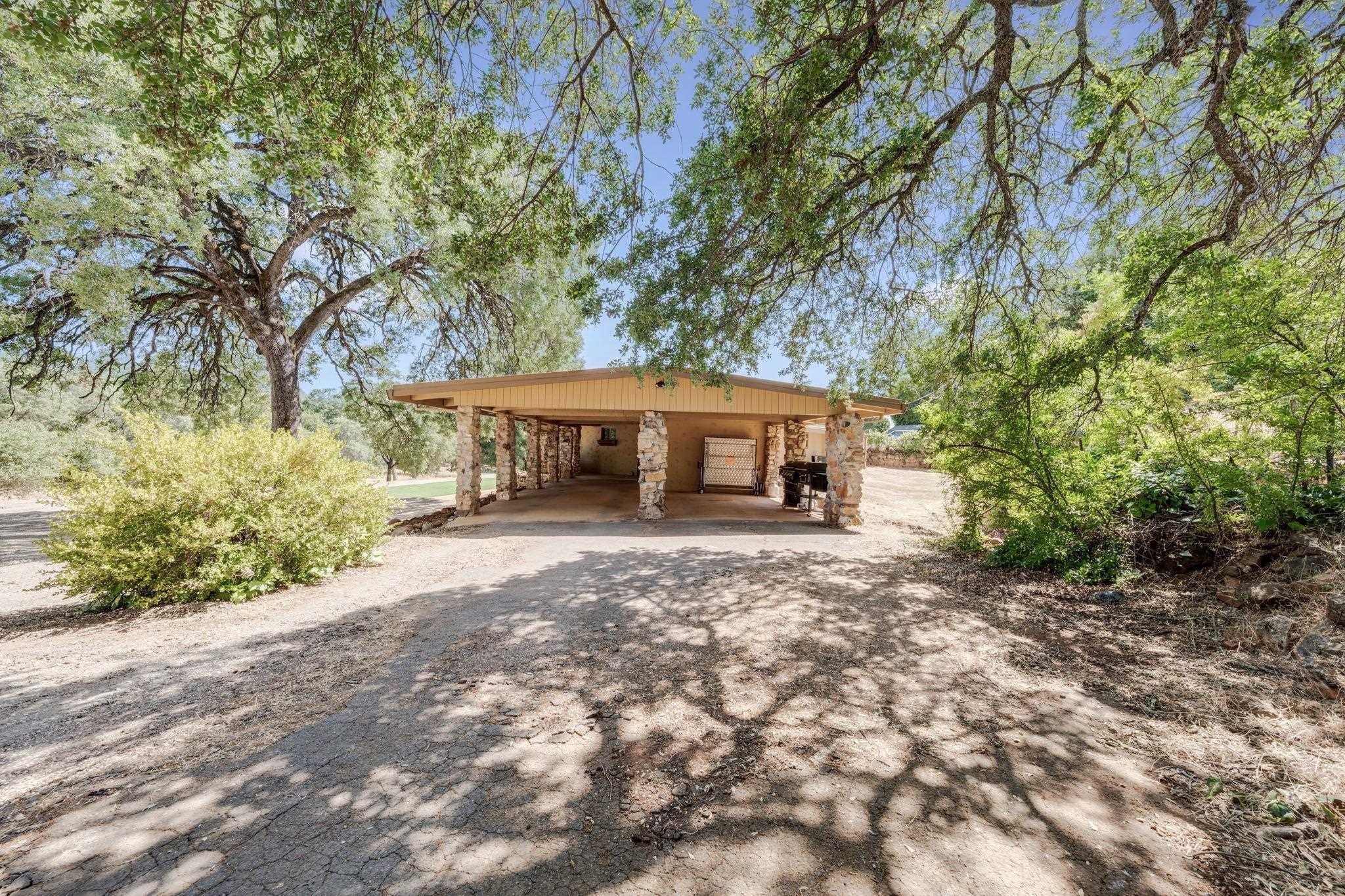 Shingle Springs, California, 95682, United States, 6 Bedrooms Bedrooms, ,2 BathroomsBathrooms,Residential,For Sale,2009241