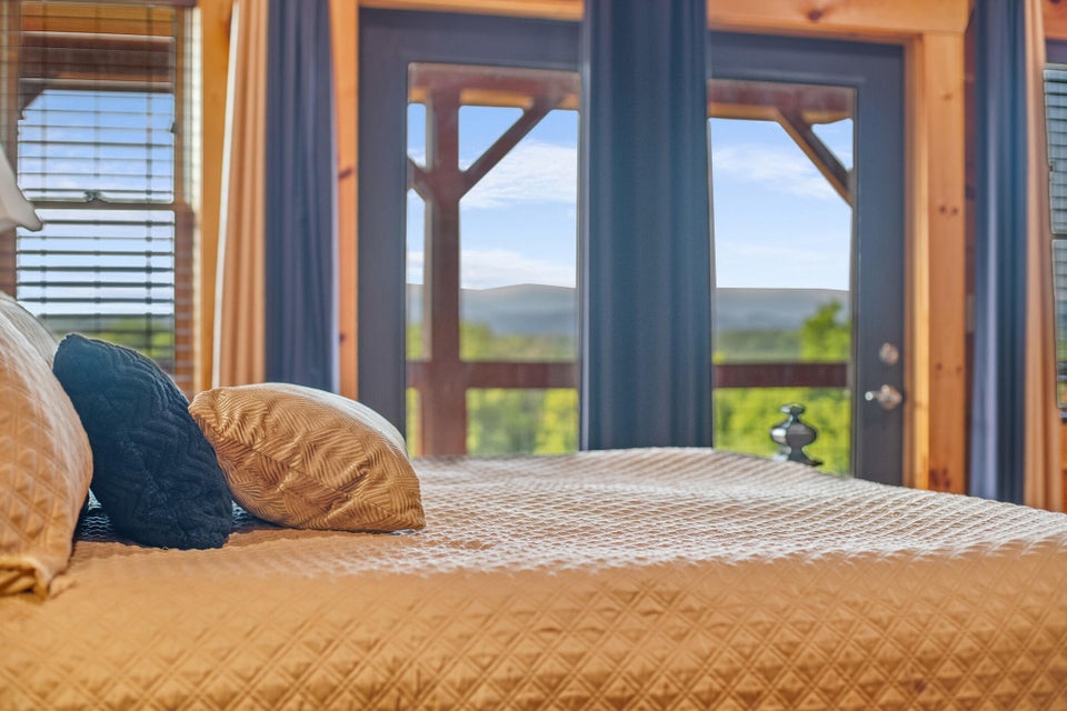 Sevierville, Tennessee, 37876, United States, 4 Bedrooms Bedrooms, ,6 BathroomsBathrooms,Residential,For Sale,1976346