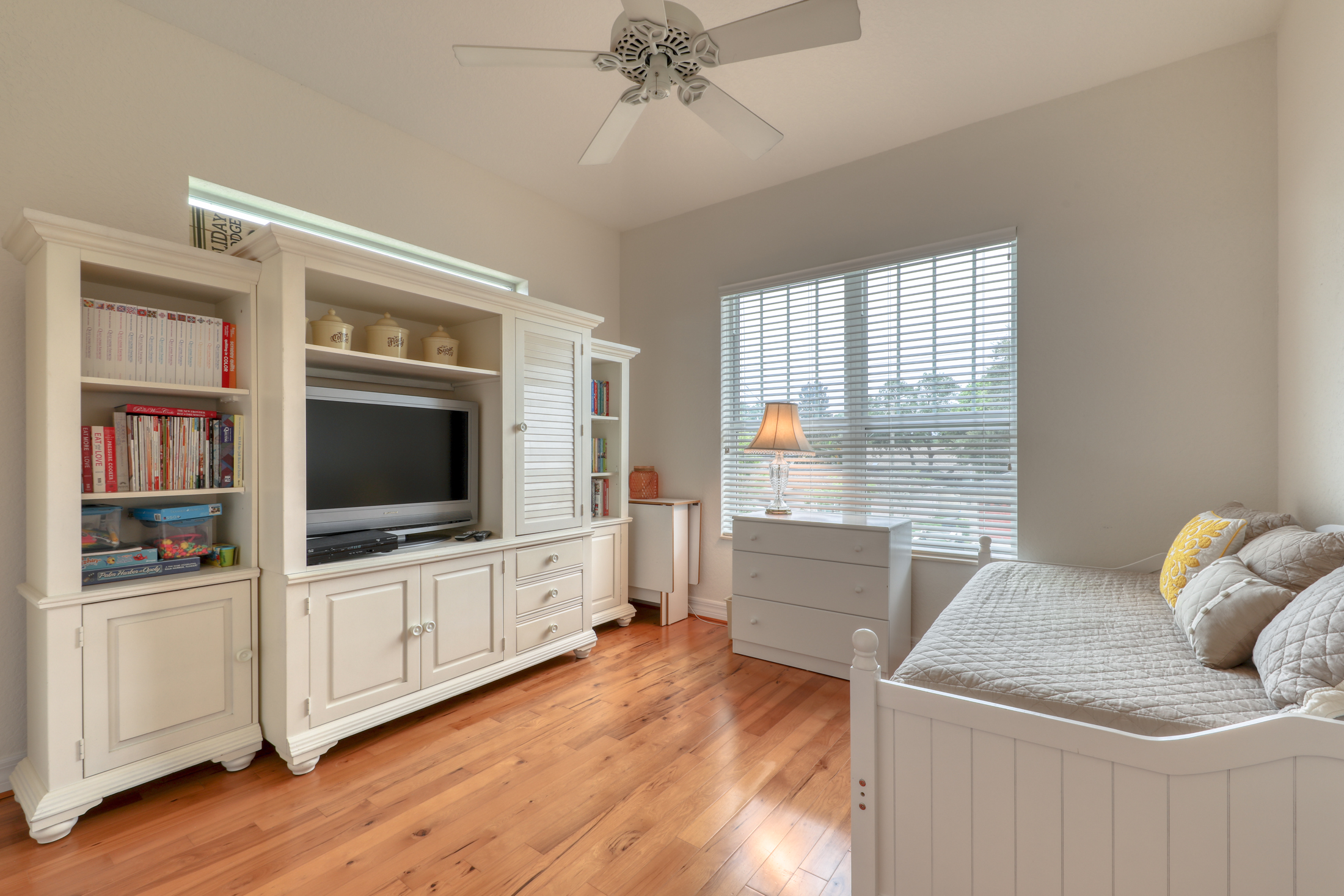 356 WESTWINDS DRIVE, Palm Harbor, Florida, 34683, United States, 3 Bedrooms Bedrooms, ,4 BathroomsBathrooms,Residential,For Sale,356 WESTWINDS DRIVE,1134606