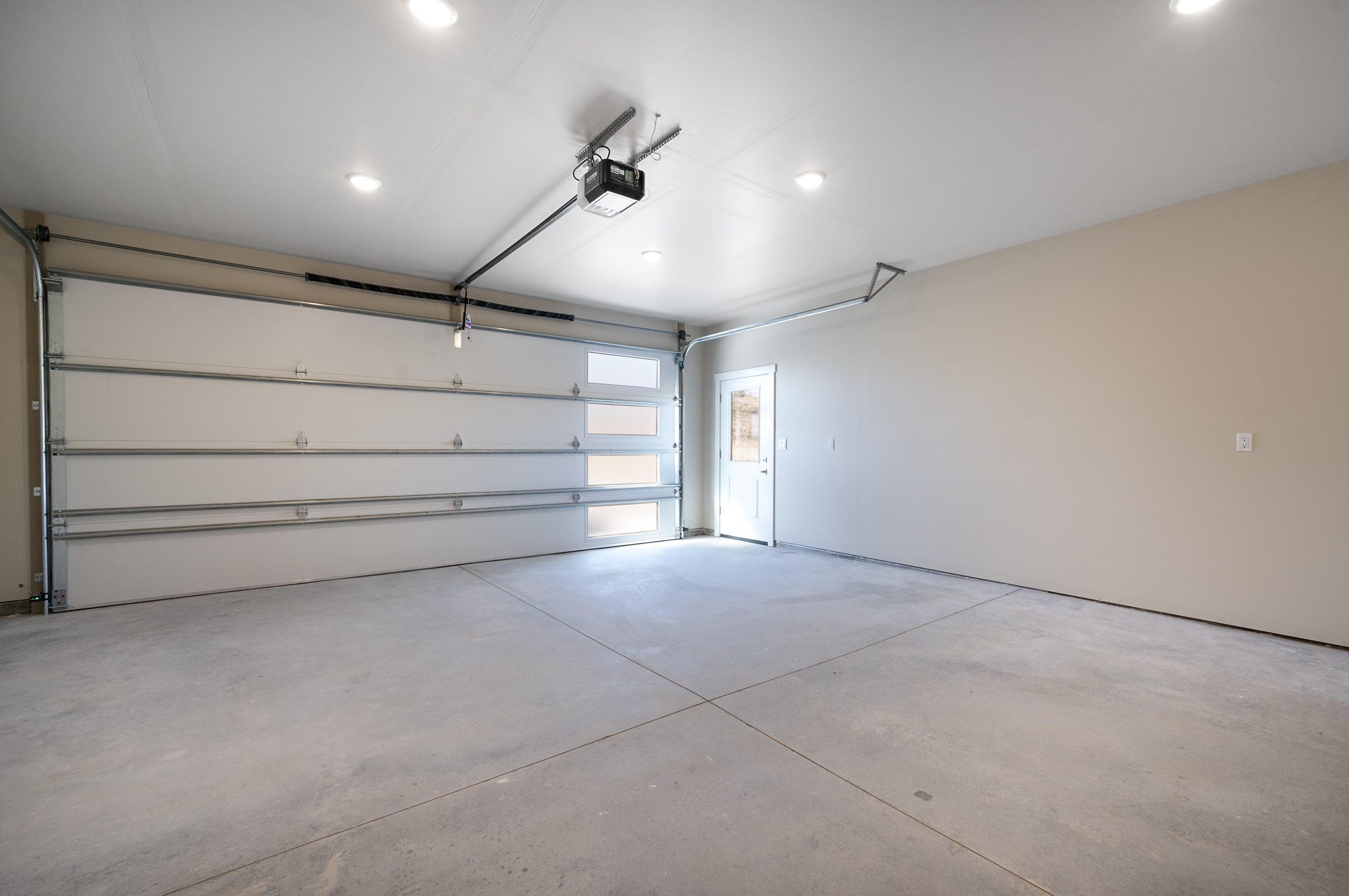 Polson, Montana, 59860, United States, 3 Bedrooms Bedrooms, ,2 BathroomsBathrooms,Residential,For Sale,1882171