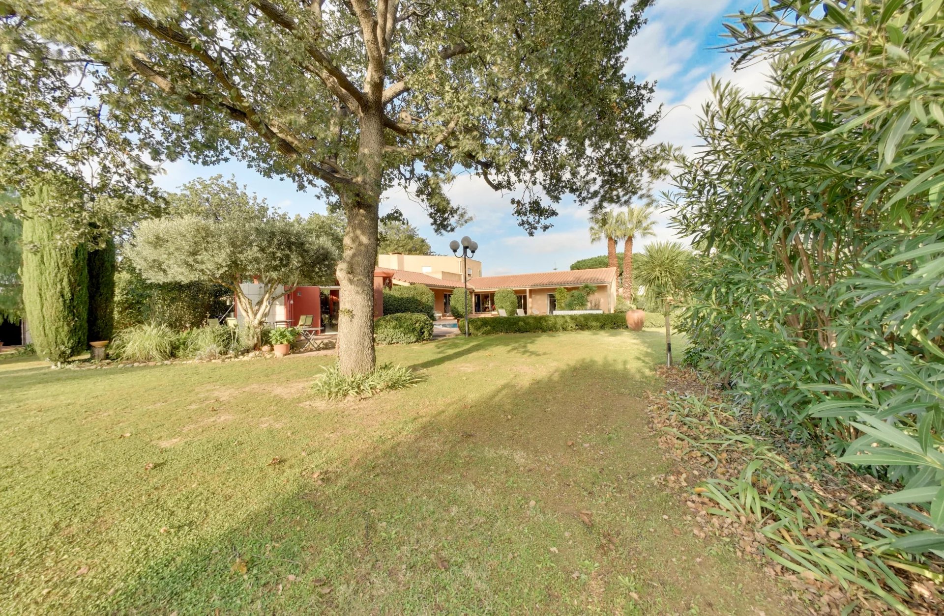 Perpignan, Occitanie, 66000, FR, 3 Bedrooms Bedrooms, ,3 BathroomsBathrooms,Residential,For Sale,1669369