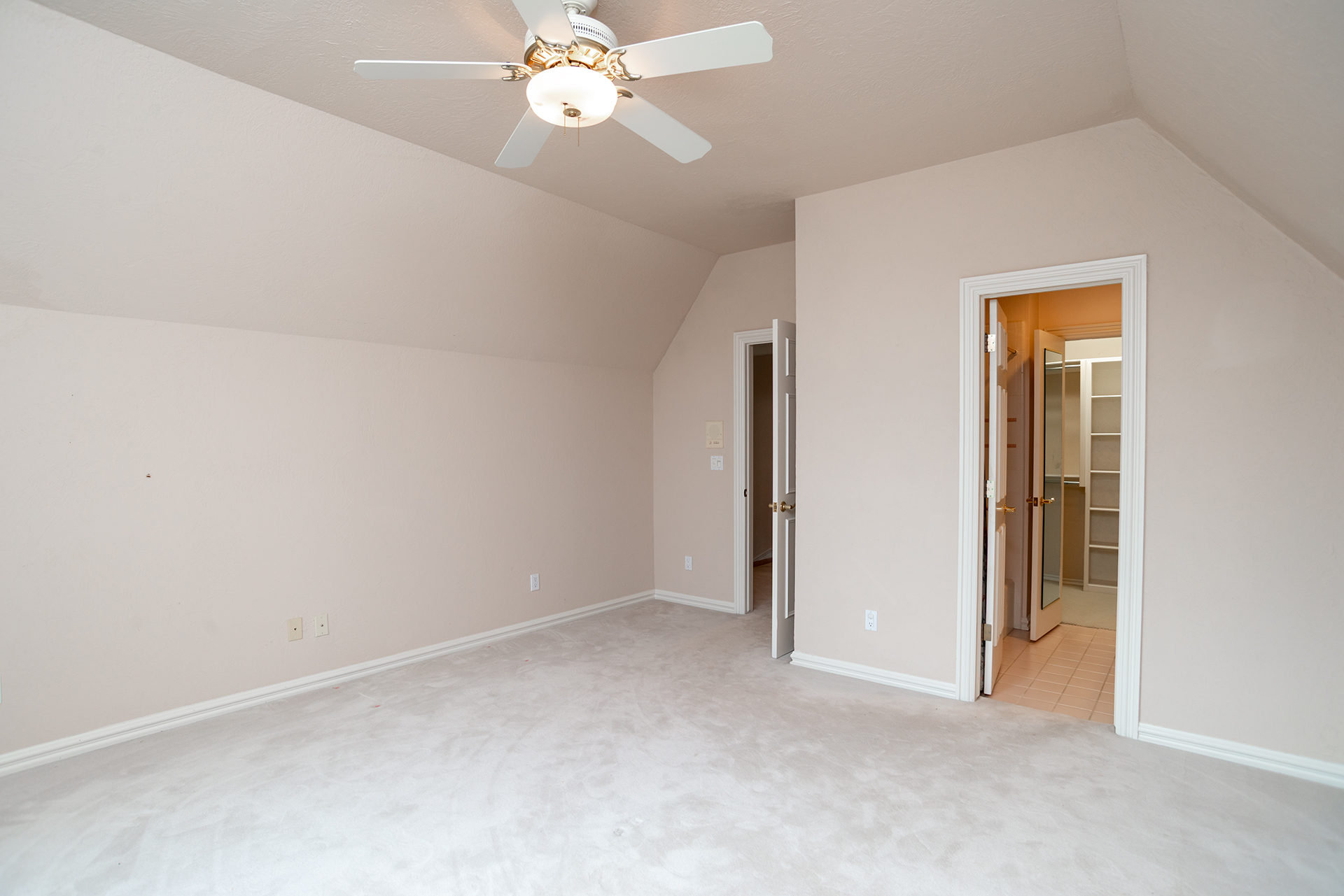 Stillwater, Oklahoma, 74074, United States, 5 Bedrooms Bedrooms, ,4 BathroomsBathrooms,Residential,For Sale,1981568