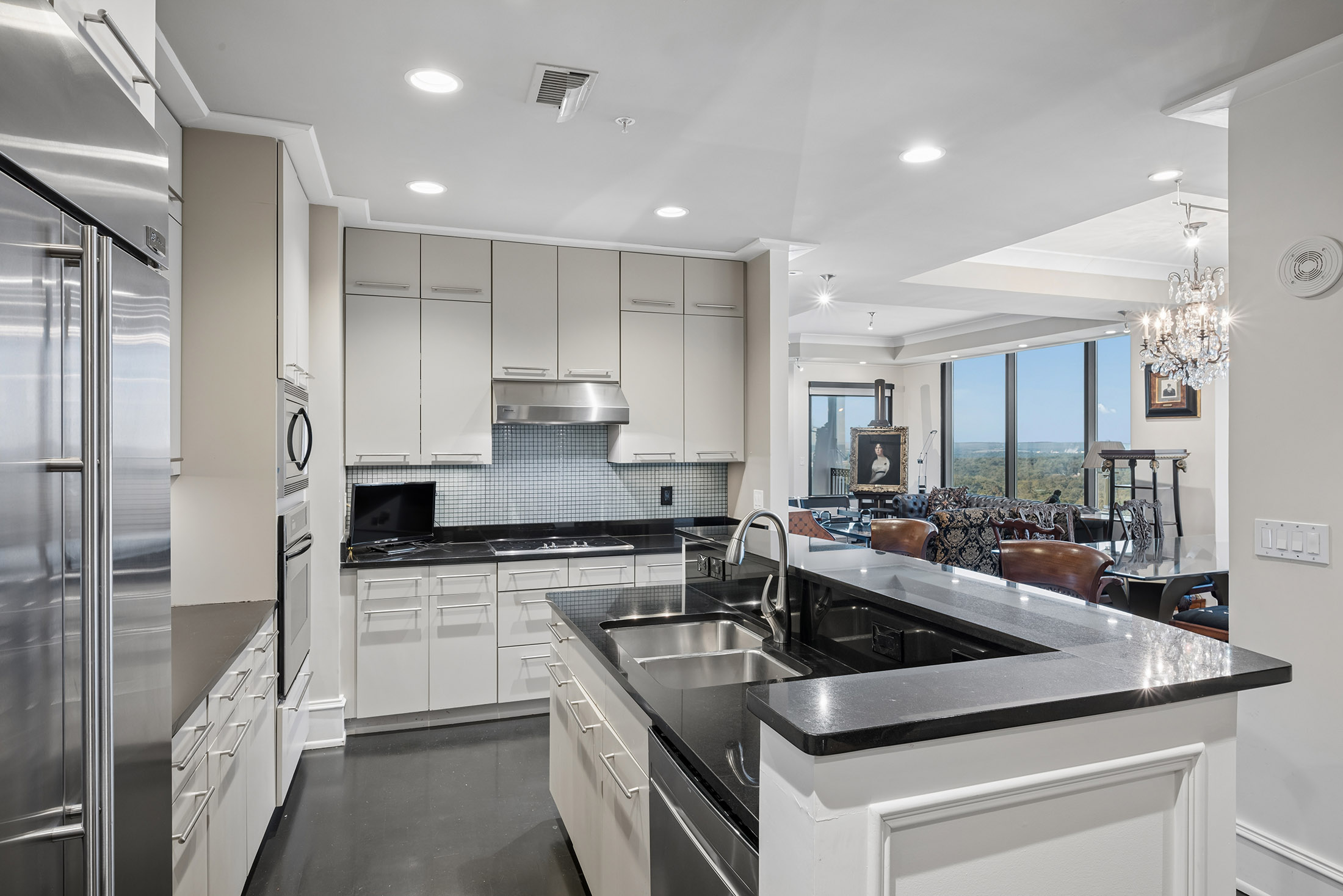 Exceptional Space, Skyline Views, and an Unbeatable Buckhead Location - 物件實景