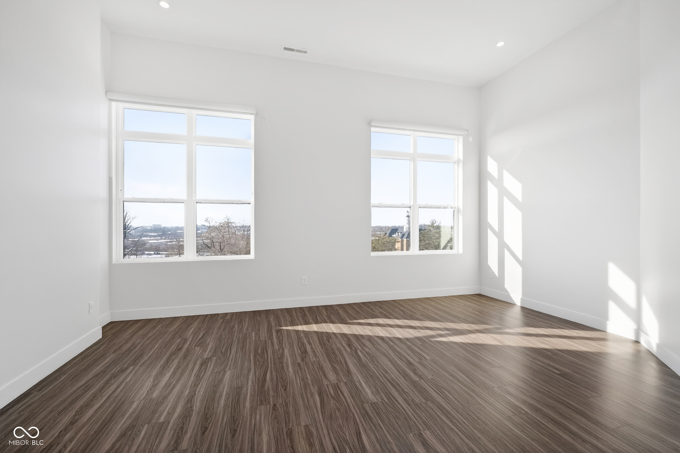 Carmel, Indiana, 46032, United States, 2 Bedrooms Bedrooms, ,3 BathroomsBathrooms,Residential,For Sale,1982696