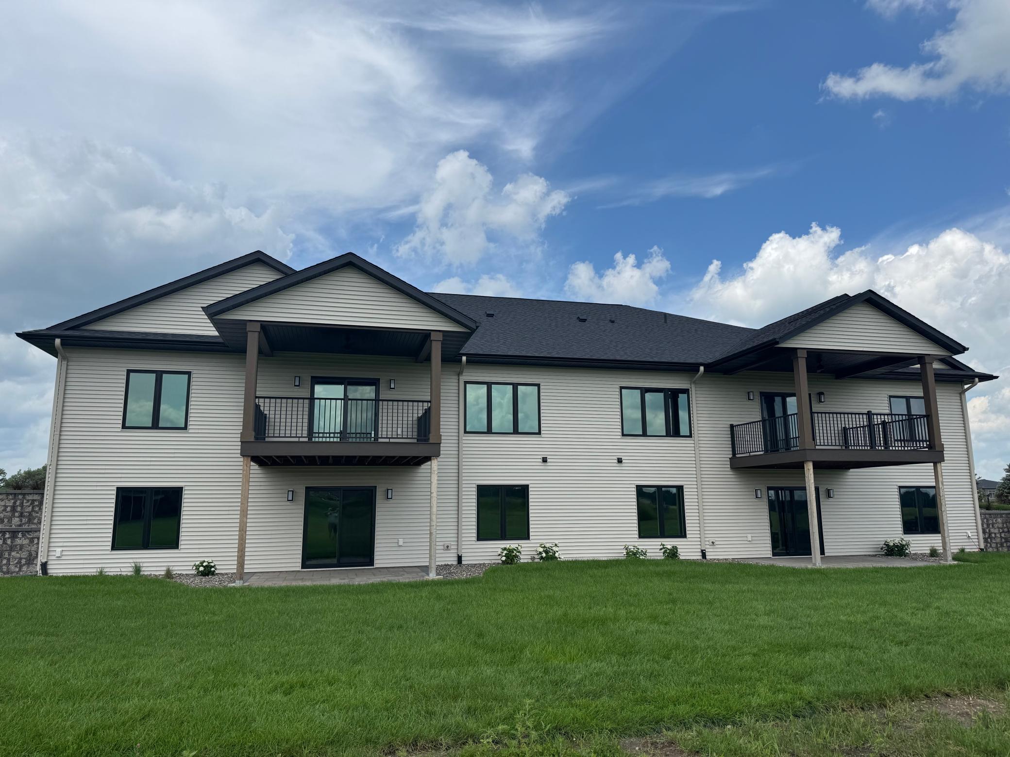 Albert Lea, Minnesota, 56007, United States, 4 Bedrooms Bedrooms, ,2 BathroomsBathrooms,Residential,For Sale,1981027