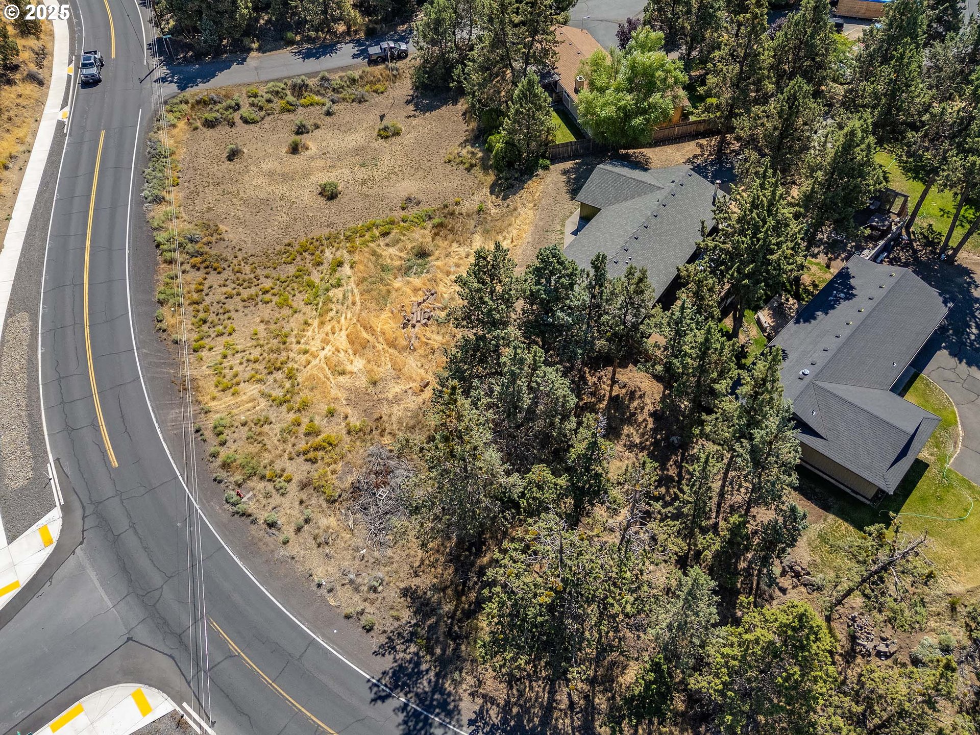 Bend, Oregon, 97701, United States, 3 Bedrooms Bedrooms, ,2 BathroomsBathrooms,Residential,For Sale,1960454