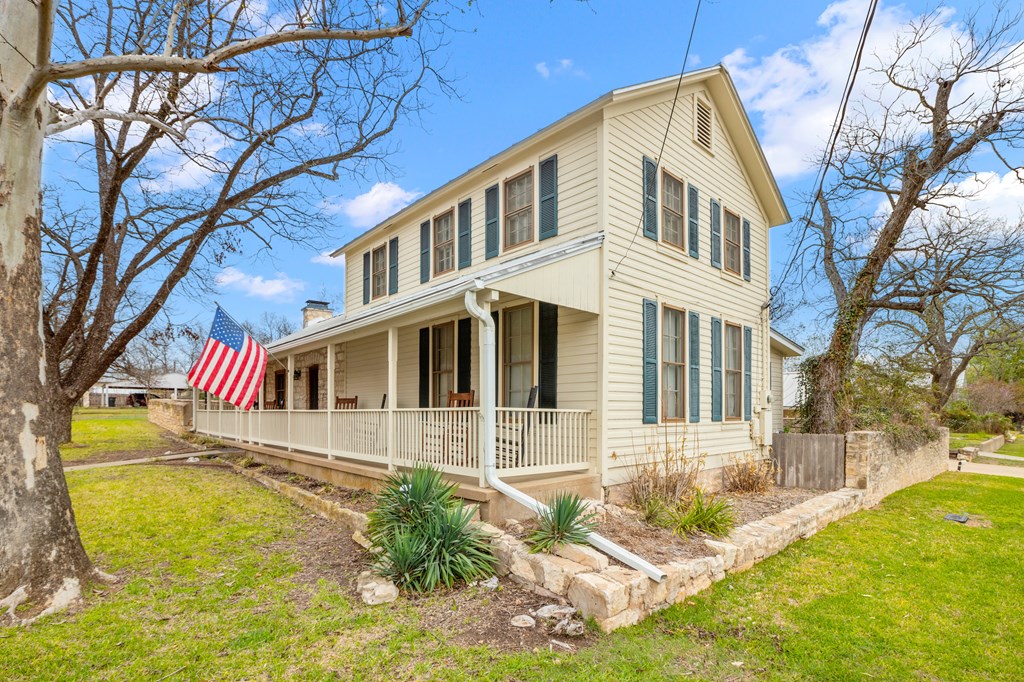 211 S Crockett St, Fredericksburg, Texas, 78624, United States, 3 Bedrooms Bedrooms, ,3 BathroomsBathrooms,Residential,For Sale,211 S Crockett St,1217754