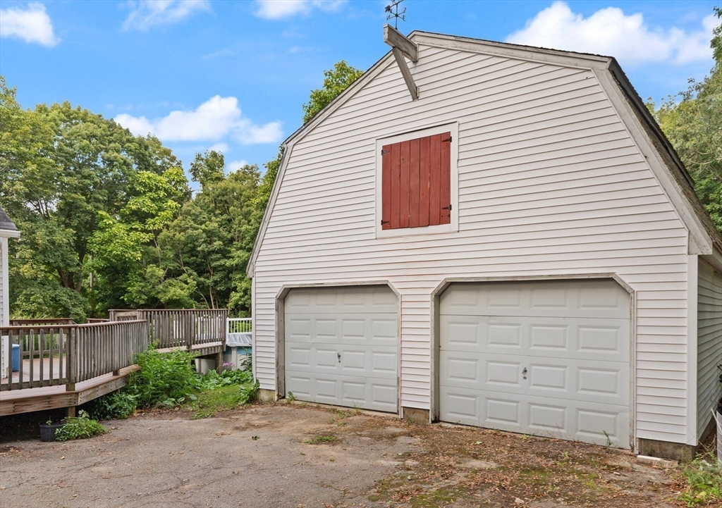 North Attleboro, Massachusetts, 02760, United States, 5 Bedrooms Bedrooms, ,2 BathroomsBathrooms,Residential,For Sale,1939439