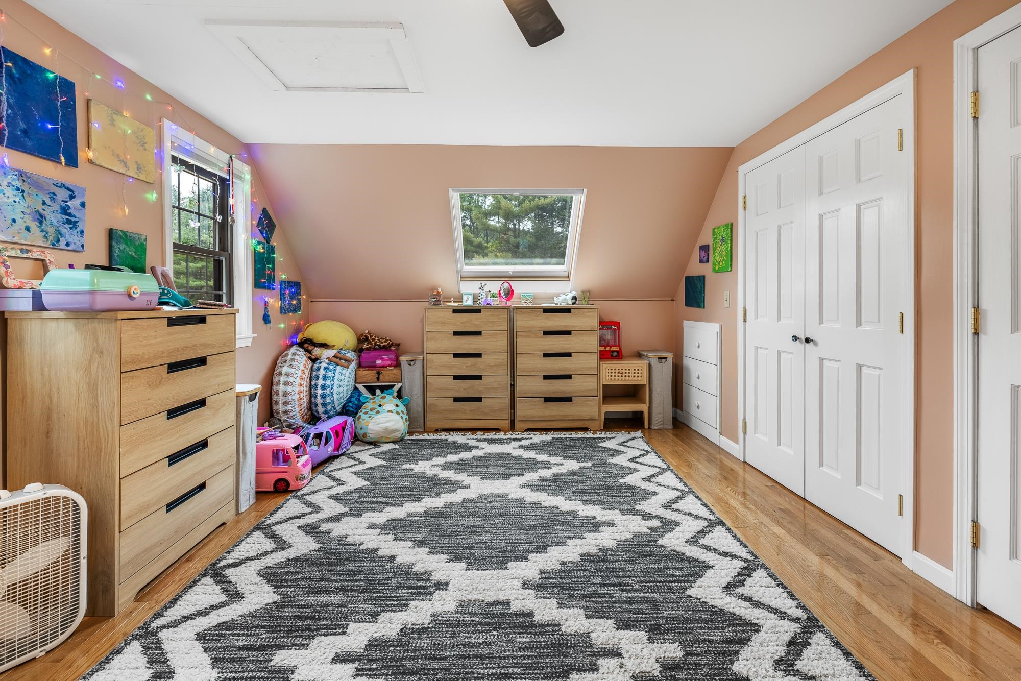 Norwich, Vermont, 05055, United States, 3 Bedrooms Bedrooms, ,2 BathroomsBathrooms,Residential,For Sale,1993017