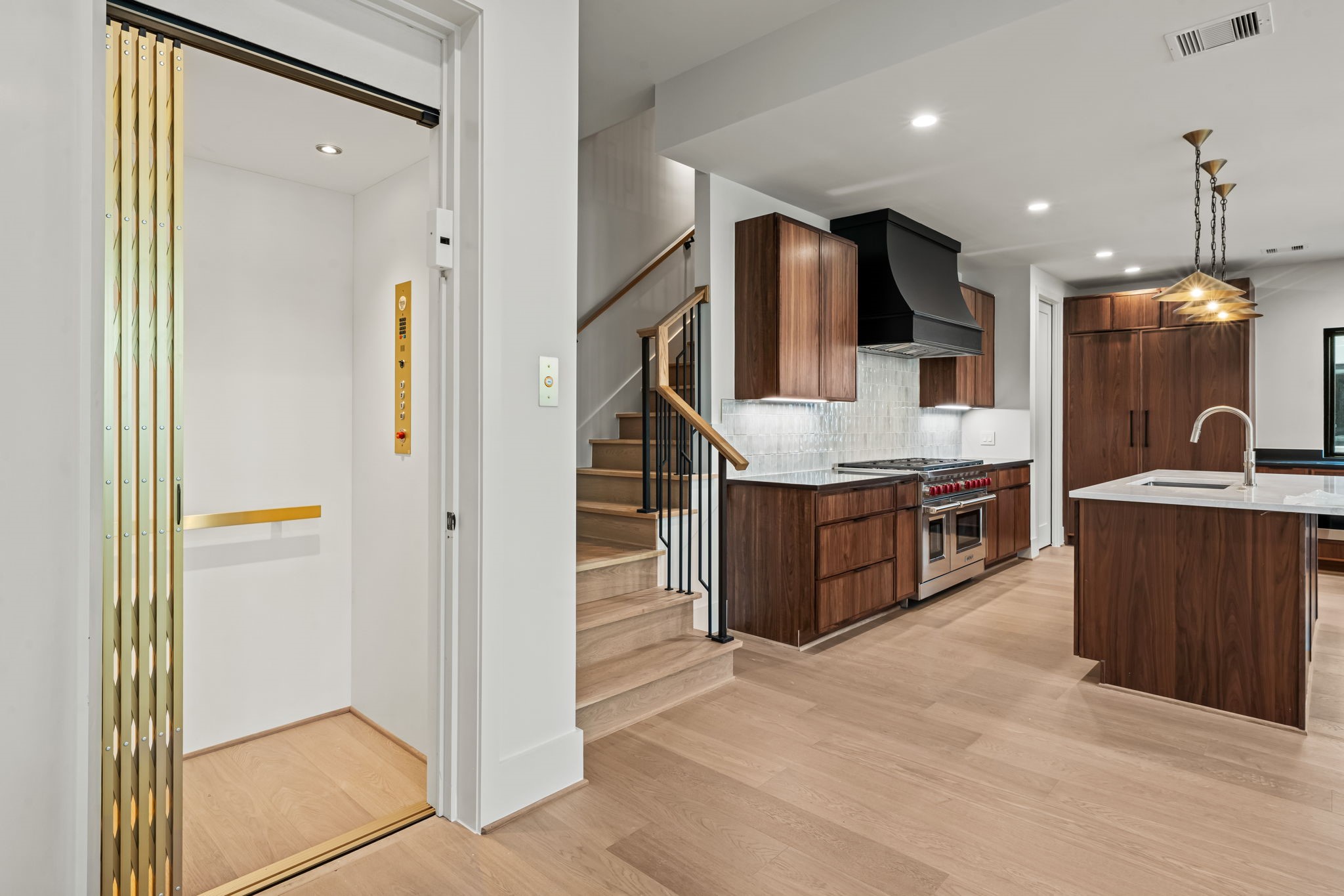  5409 Chevy Chase A - 物件實景