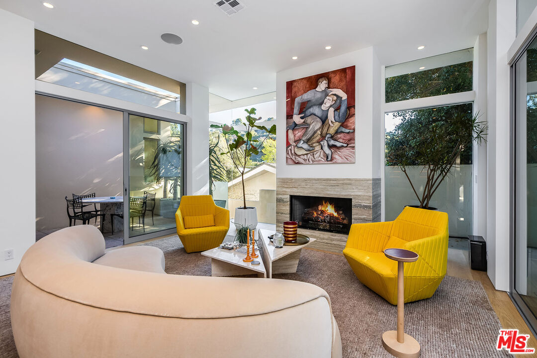 Beverly Hills, California, 90210, United States, 4 Bedrooms Bedrooms, ,5 BathroomsBathrooms,Residential,For Sale,1687212