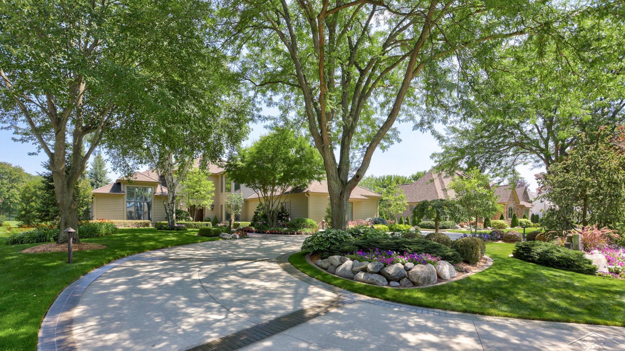 210 Golfview, Saginaw, Michigan, 48638, United States, 4 Bedrooms Bedrooms, ,6 BathroomsBathrooms,Residential,For Sale,210 Golfview,1320030
