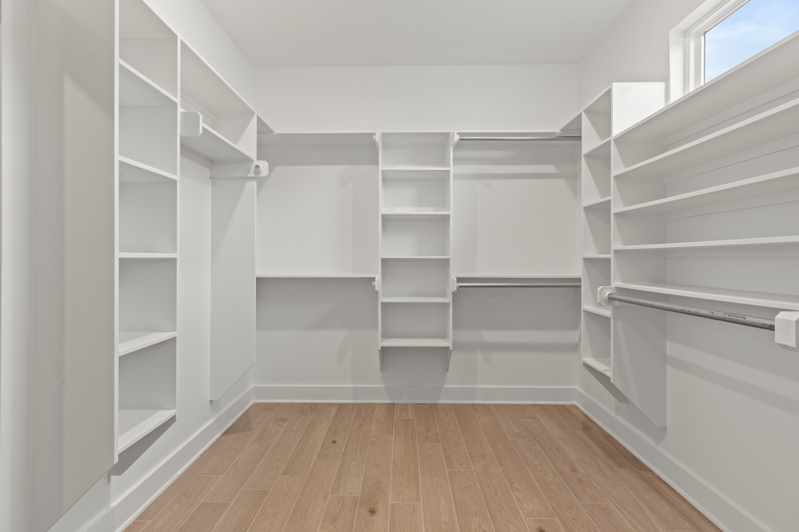 Tyler, Texas, 75704, United States, 3 Bedrooms Bedrooms, ,3 BathroomsBathrooms,Residential,For Sale,1979216