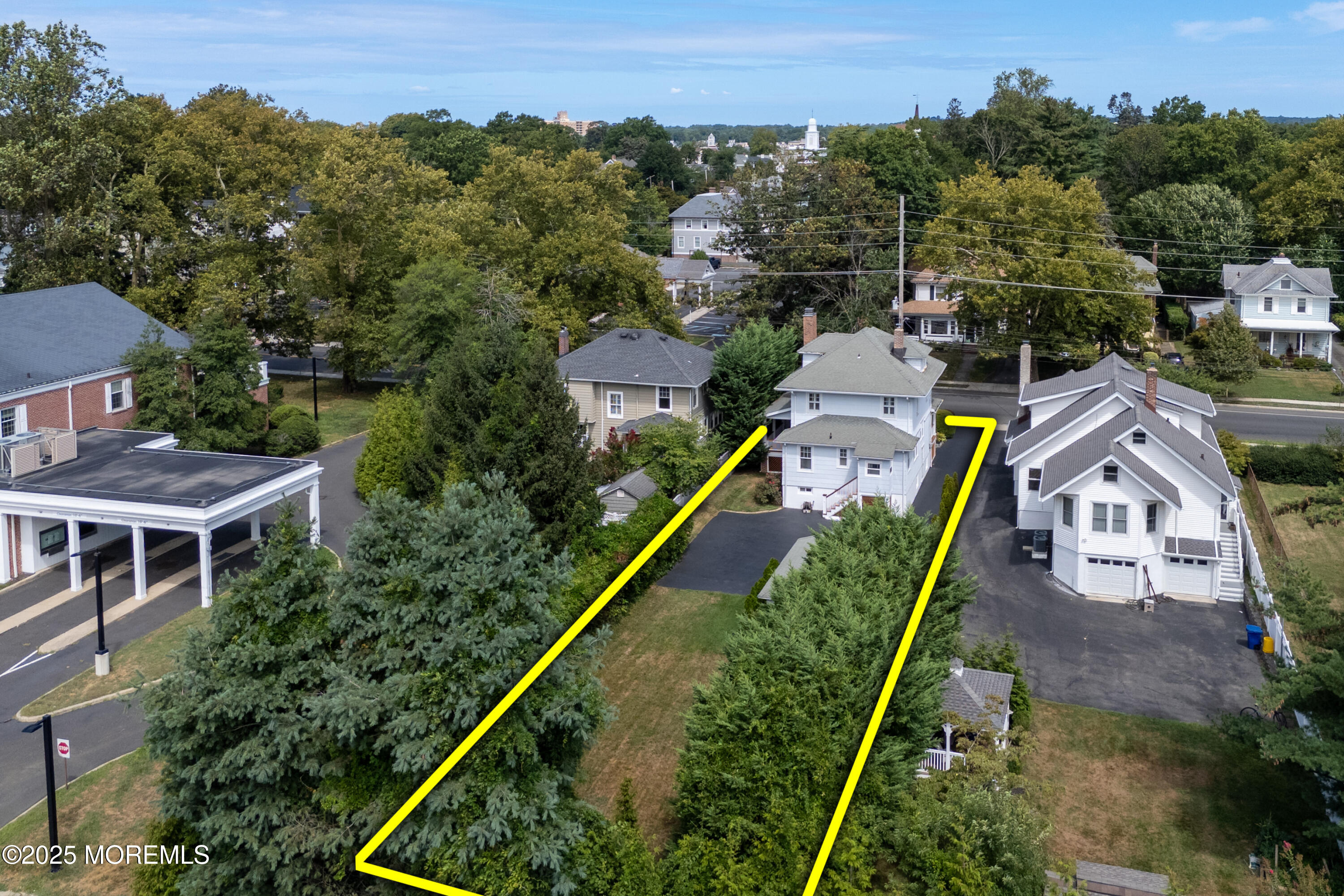 Red Bank, New Jersey, 07701, United States, 3 Bedrooms Bedrooms, ,2 BathroomsBathrooms,Residential,For Sale,1920551