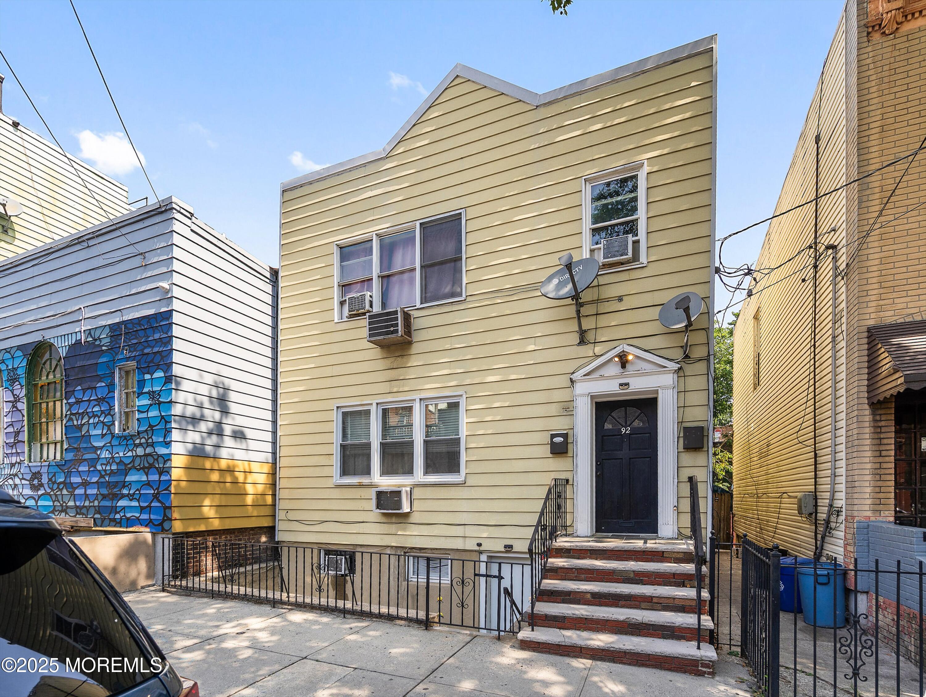 Jersey City, New Jersey, 07307, United States, 7 Bedrooms Bedrooms, ,4 BathroomsBathrooms,Residential,For Sale,1904404