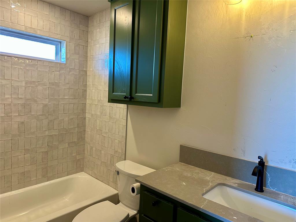 Goldsby, Oklahoma, 73093, United States, 4 Bedrooms Bedrooms, ,5 BathroomsBathrooms,Residential,For Sale,1992397