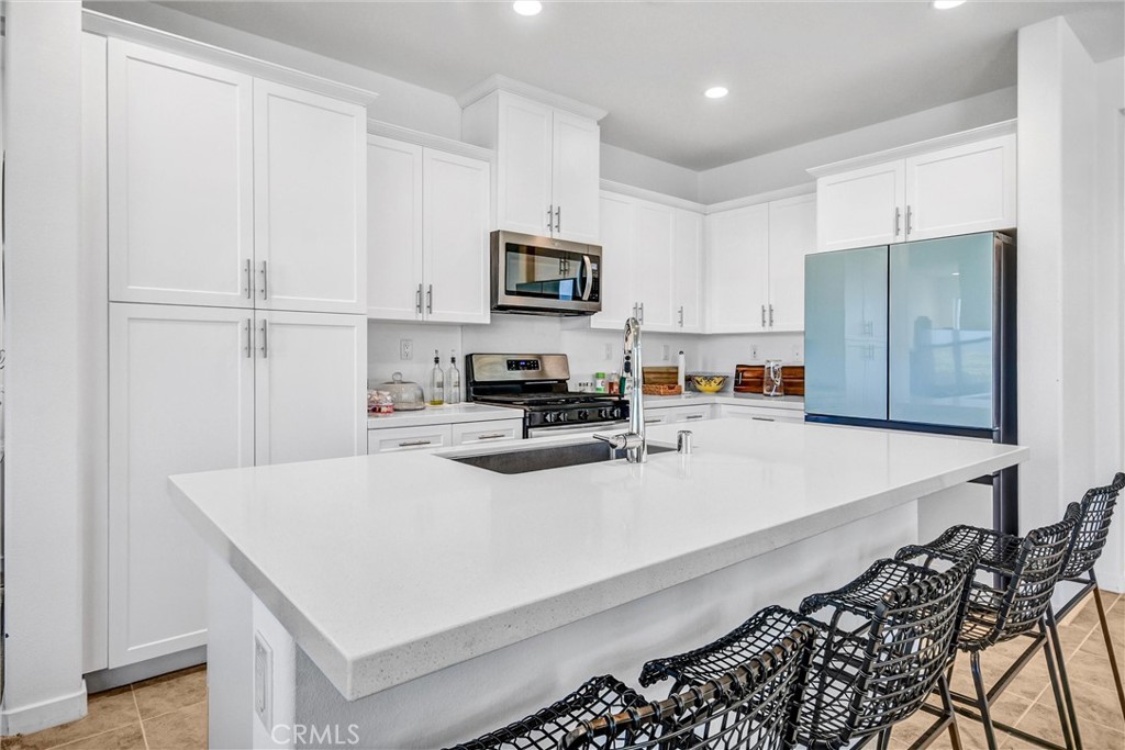 Ontario, California, 91761, United States, 2 Bedrooms Bedrooms, ,2 BathroomsBathrooms,Residential,For Sale,1983803