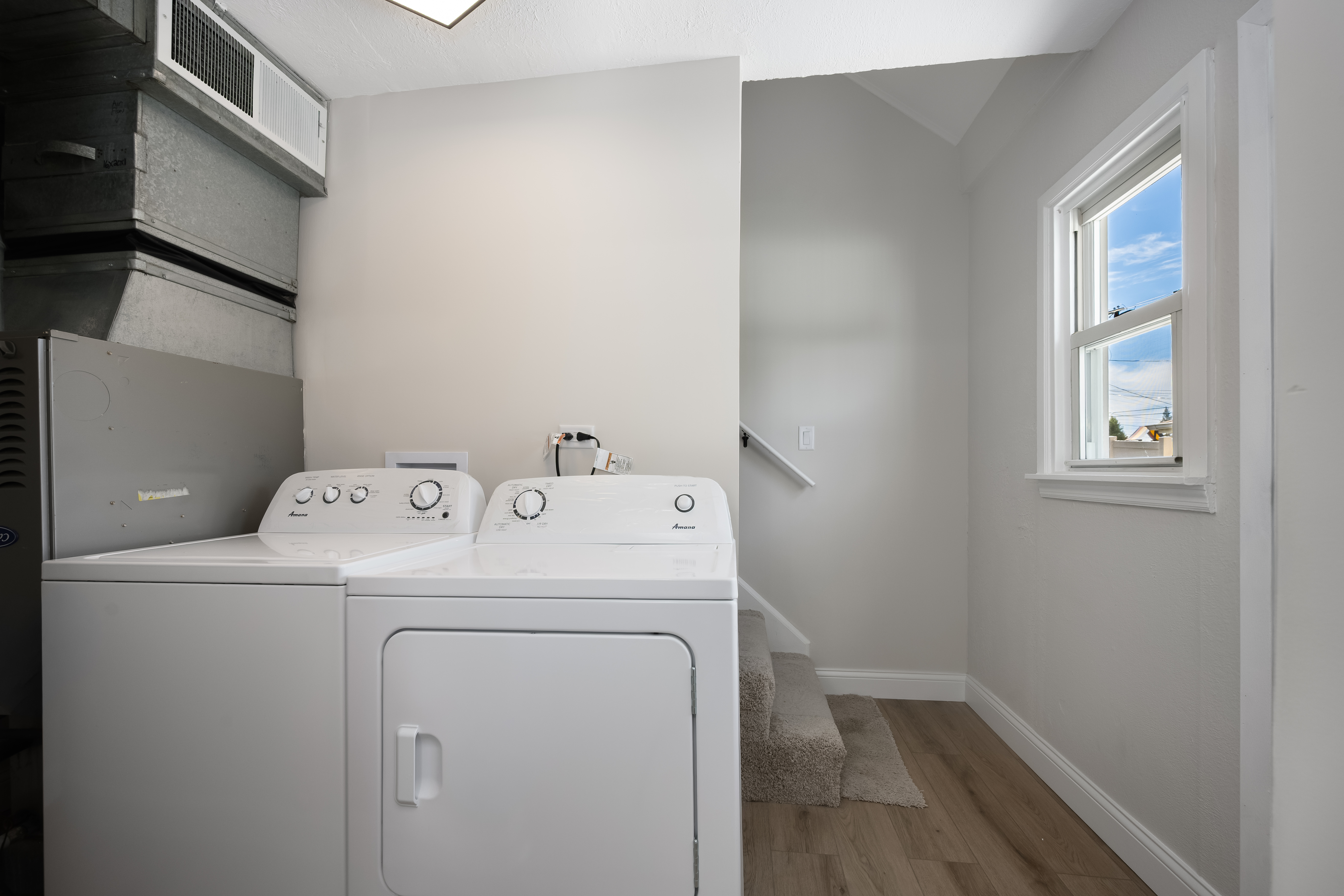  Welcome To This Beautifully Updated and Move-In-Ready Home in Countryside - 物件實景