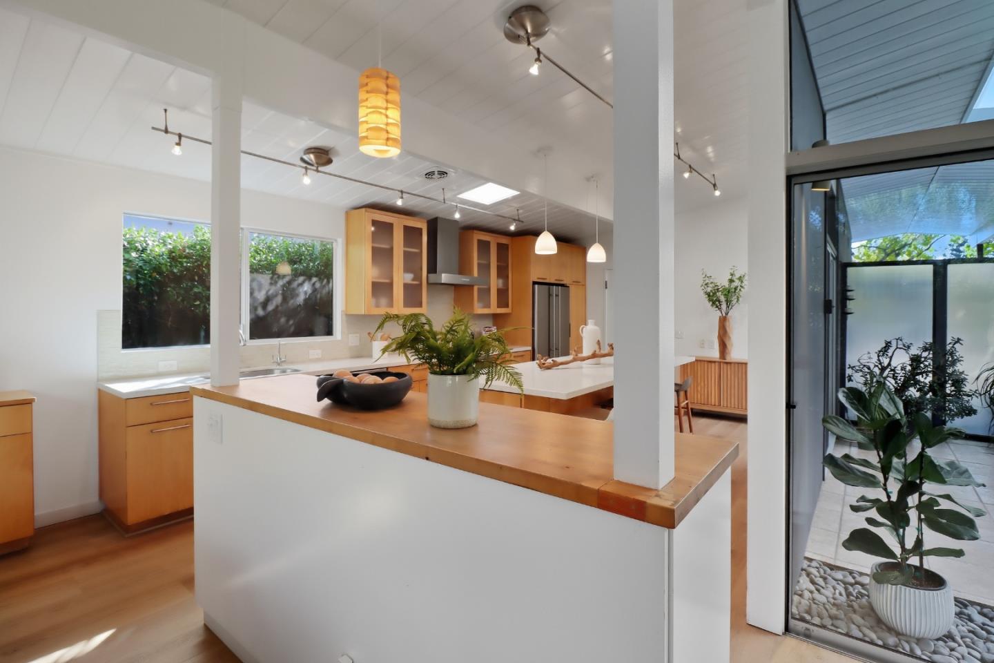 Cupertino, California, 95014, United States, 4 Bedrooms Bedrooms, ,2 BathroomsBathrooms,Residential,For Sale,1986289