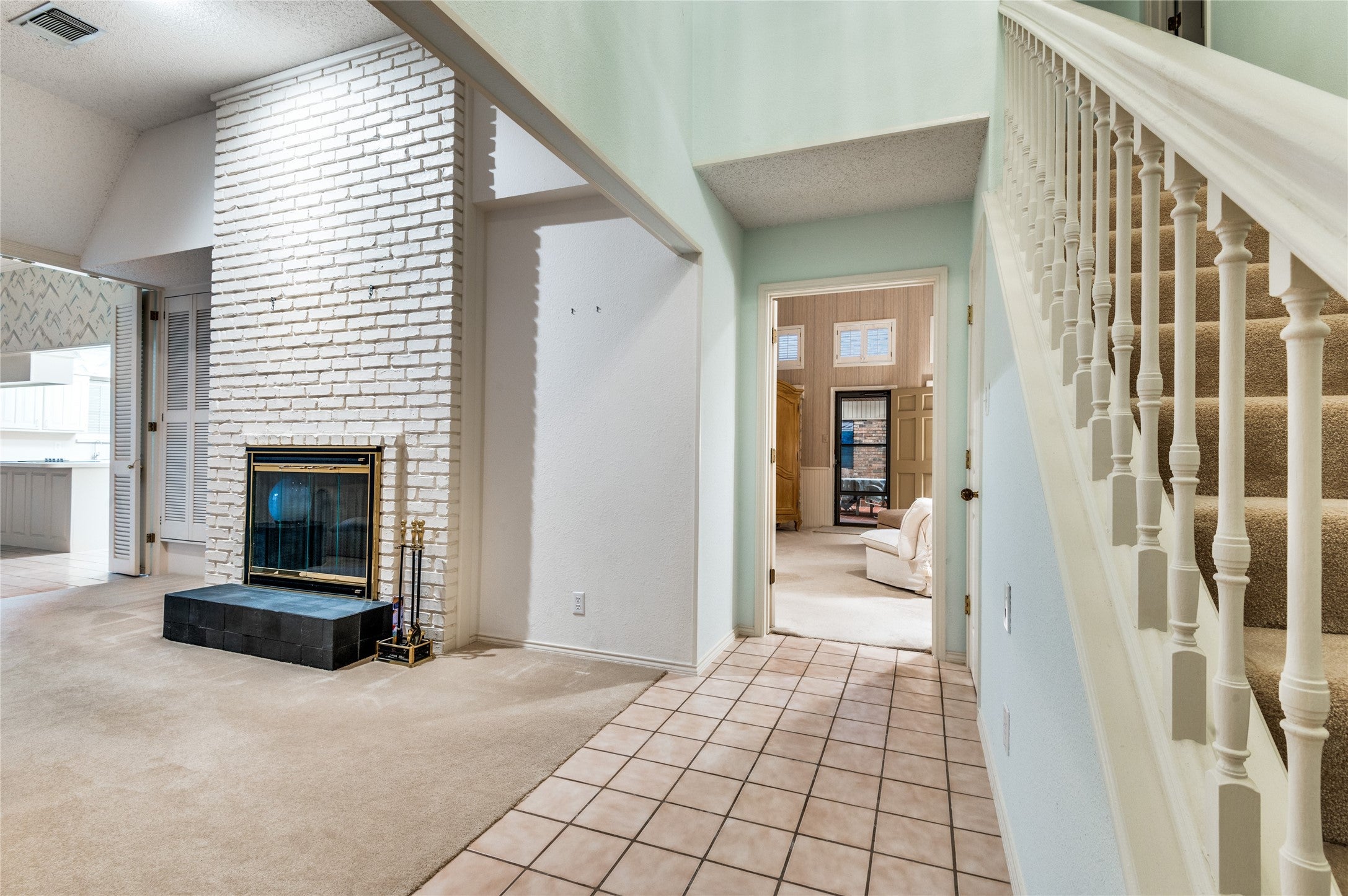 Bedford, Texas, 76021, United States, 5 Bedrooms Bedrooms, ,4 BathroomsBathrooms,Residential,For Sale,1976137