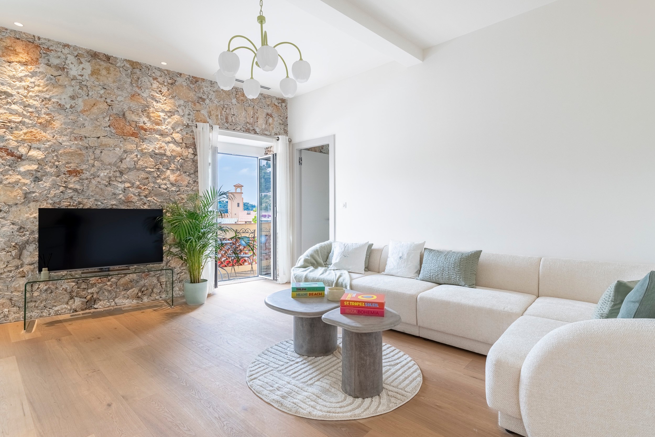  Villefranche-sur-Mer renovated 2-bedroom apartment with sea view, balcony and p… - 物件實景