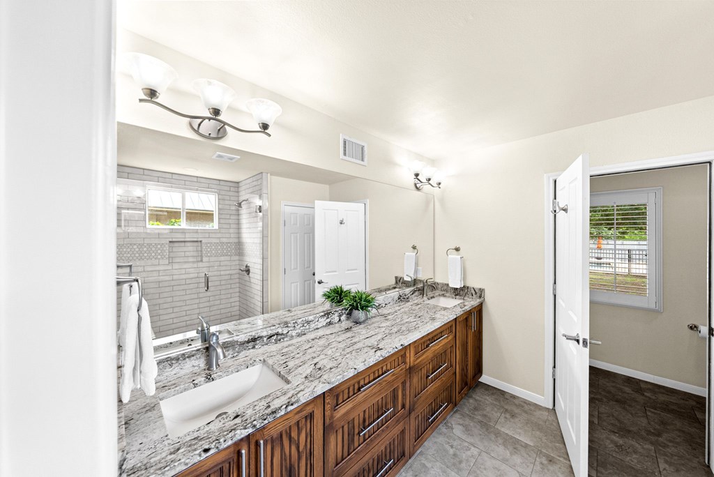 Fredericksburg, Texas, 78624, United States, 6 Bedrooms Bedrooms, ,6 BathroomsBathrooms,Residential,For Sale,2048440