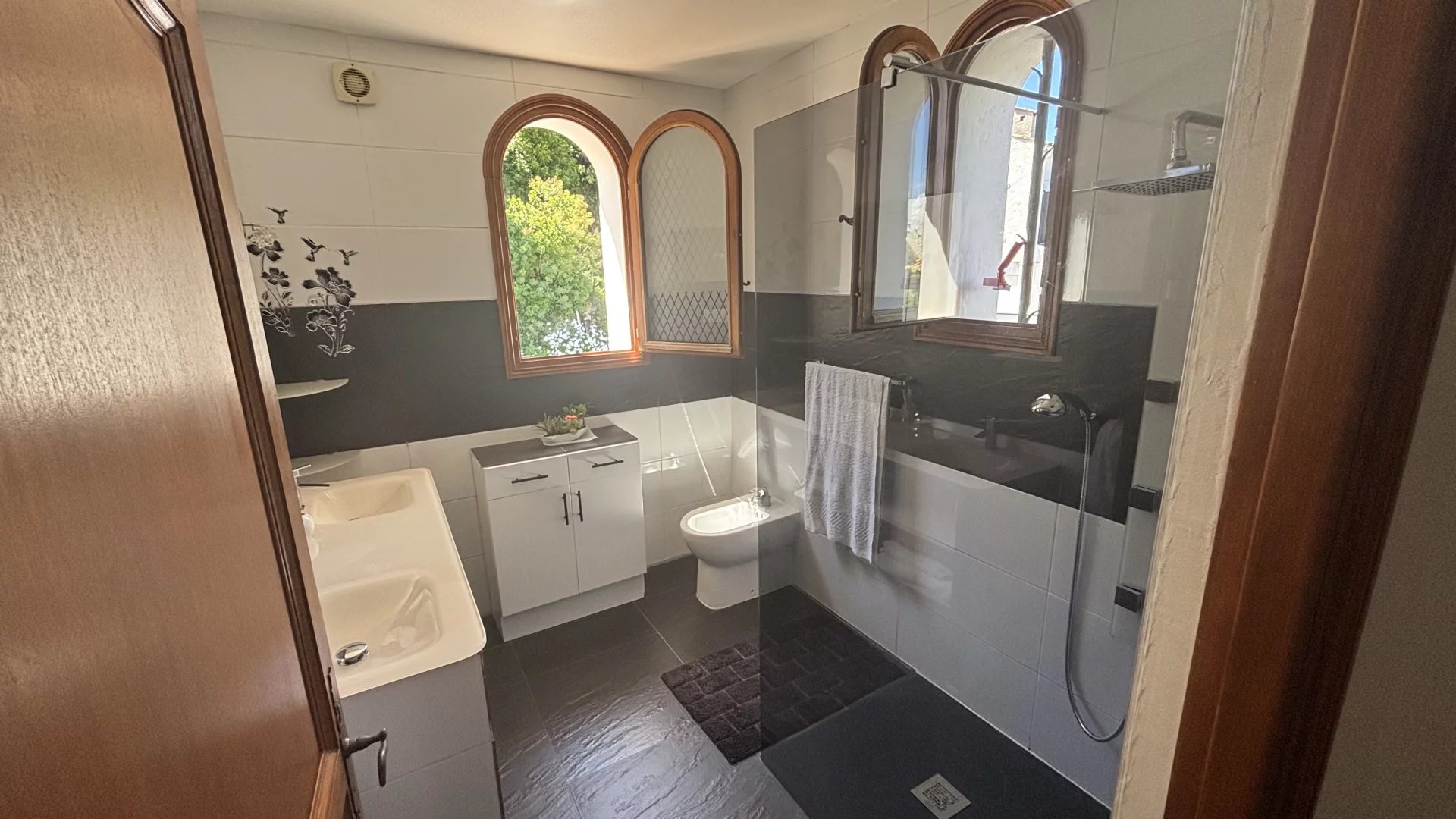 Saint-Paul-de-Vence, Provence-Alpes-Côte d’Azur, 06570, FR, 6 Bedrooms Bedrooms, ,Residential,For Sale,1817530