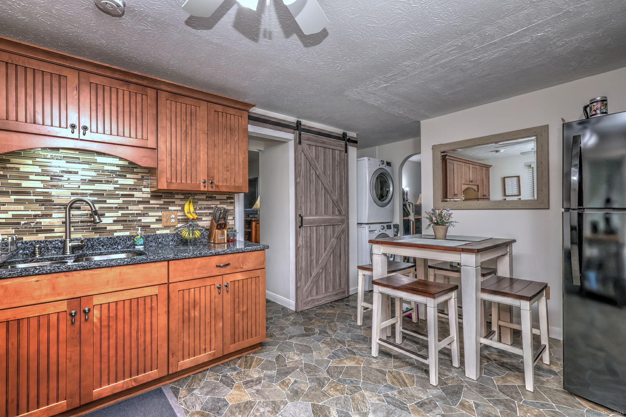 West Haven, Connecticut, 06516, United States, 3 Bedrooms Bedrooms, ,2 BathroomsBathrooms,Residential,For Sale,1925877