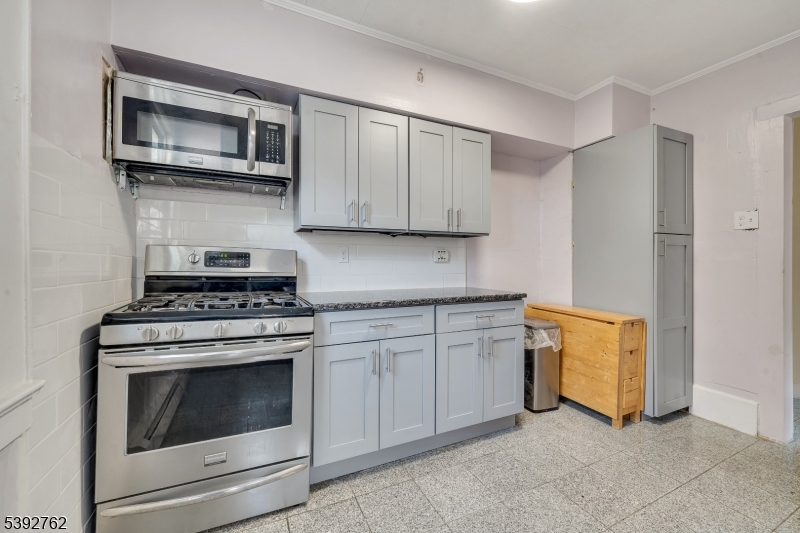 Rahway City, New Jersey, 07065, United States, 5 Bedrooms Bedrooms, ,2 BathroomsBathrooms,Residential,For Sale,1968734