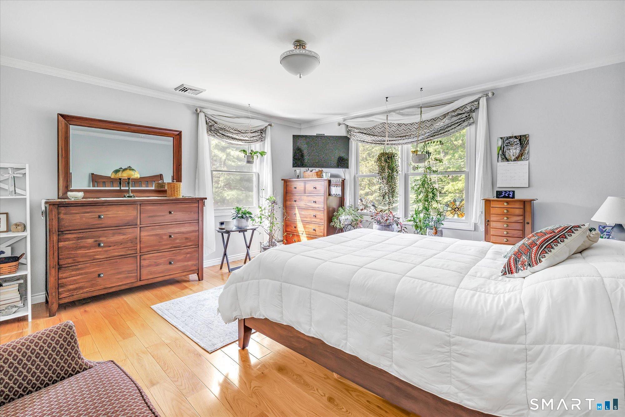 Shelton, Connecticut, 06484, United States, 4 Bedrooms Bedrooms, ,4 BathroomsBathrooms,Residential,For Sale,2049077