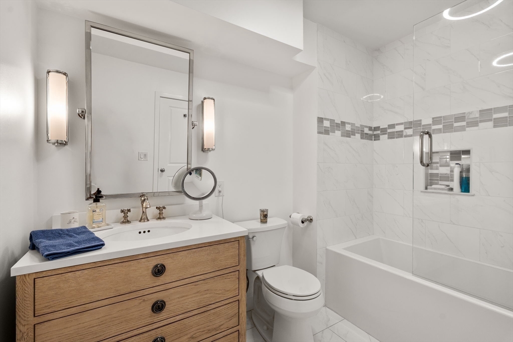 Newburyport, Massachusetts, 01950, United States, 3 Bedrooms Bedrooms, ,3 BathroomsBathrooms,Residential,For Sale,1918140