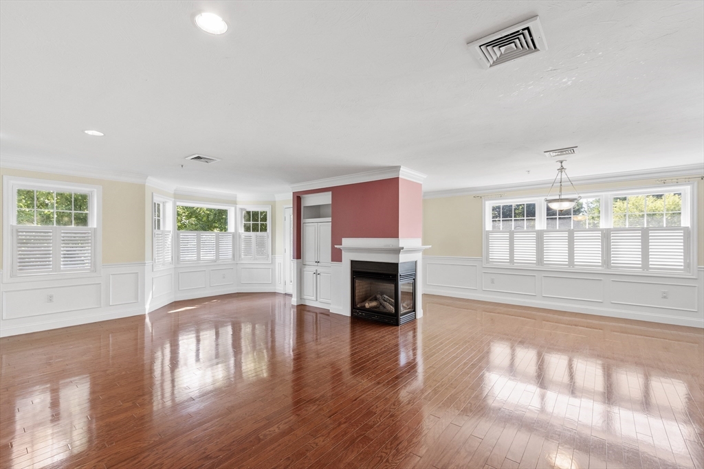 Chelmsford, Massachusetts, 01863, United States, 2 Bedrooms Bedrooms, ,2 BathroomsBathrooms,Residential,For Sale,1939125