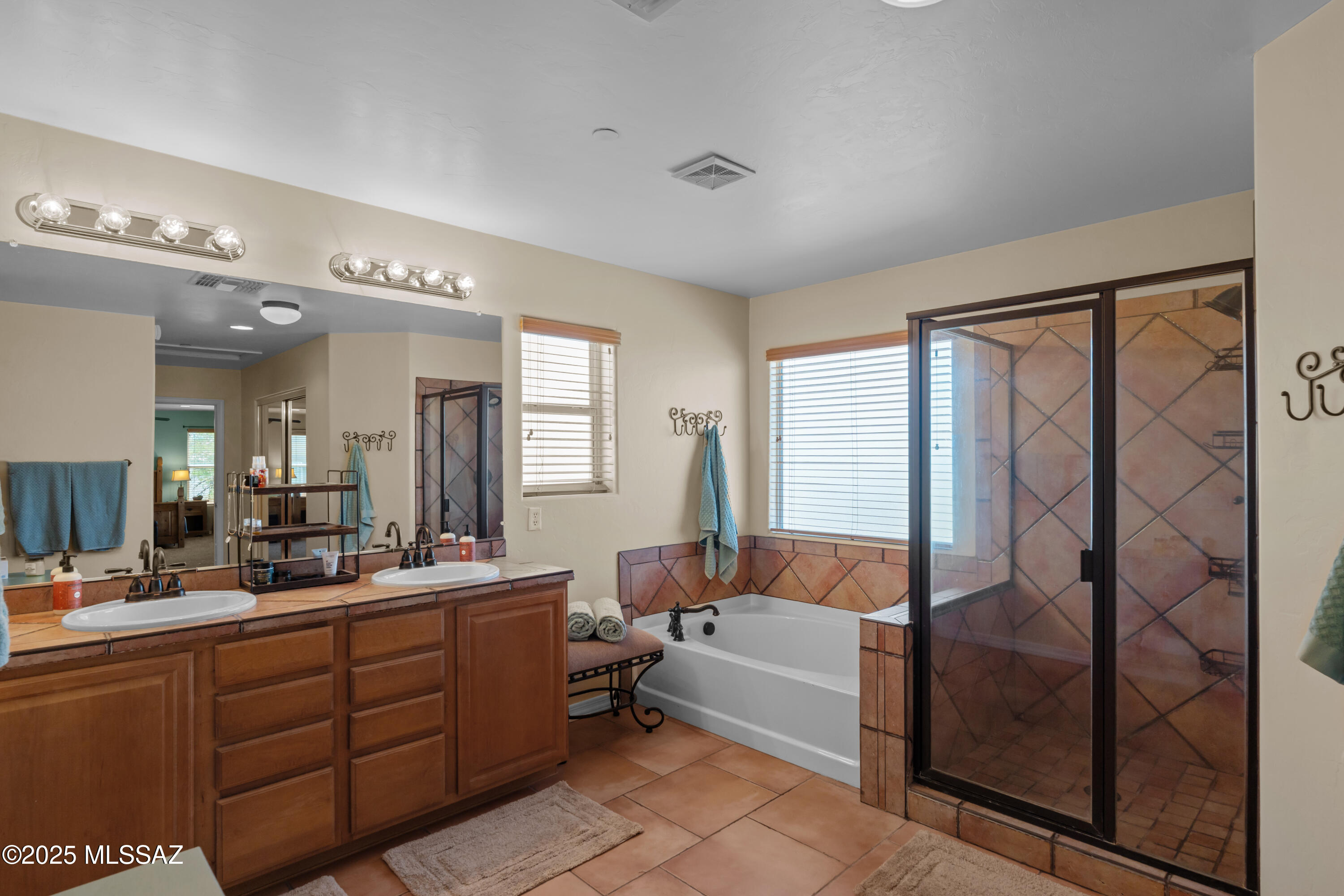 Sahuarita, Arizona, 85629, United States, 4 Bedrooms Bedrooms, ,3 BathroomsBathrooms,Residential,For Sale,1827979