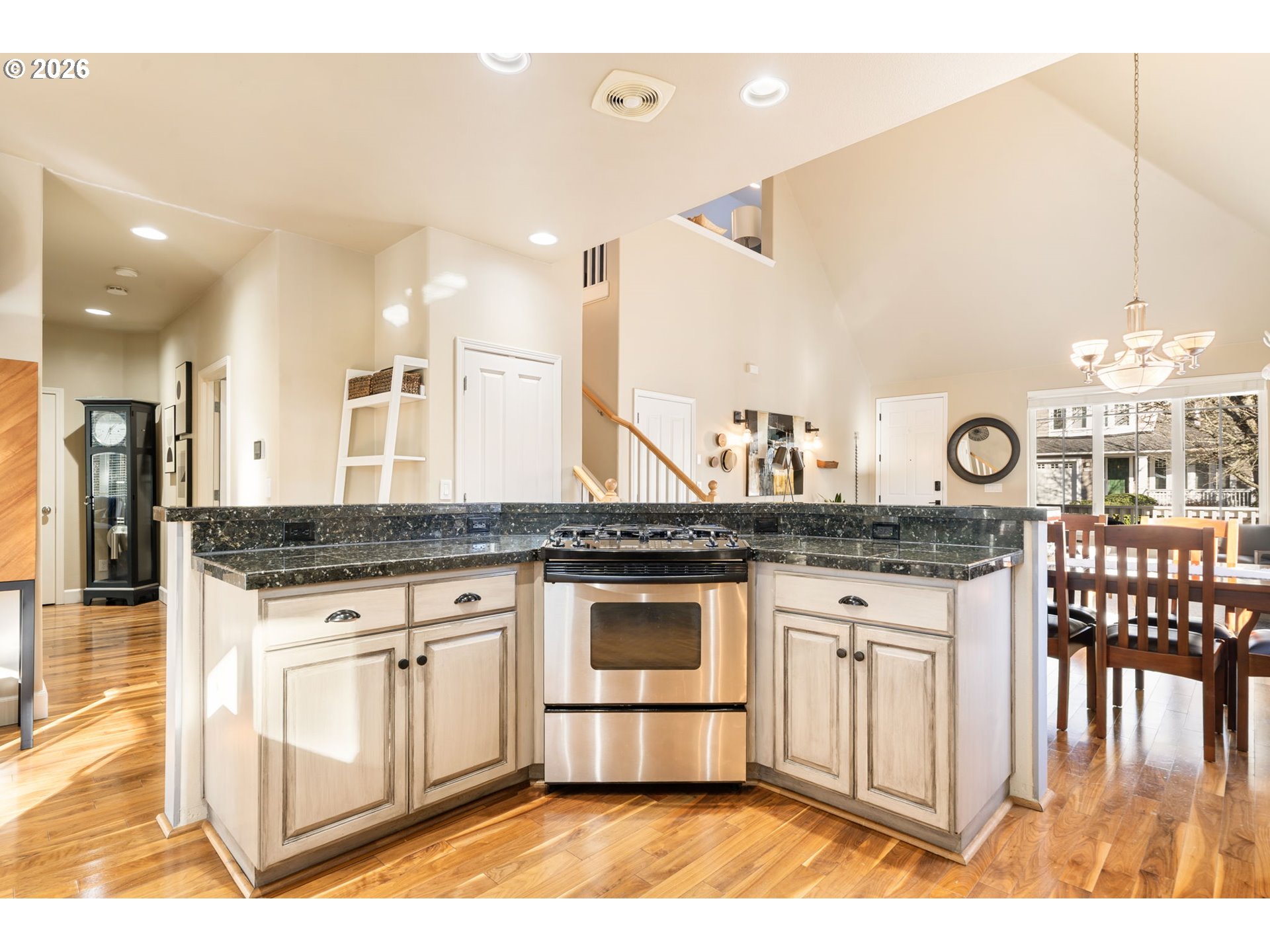 Portland, Oregon, 97229, United States, 2 Bedrooms Bedrooms, ,2 BathroomsBathrooms,Residential,For Sale,2016039