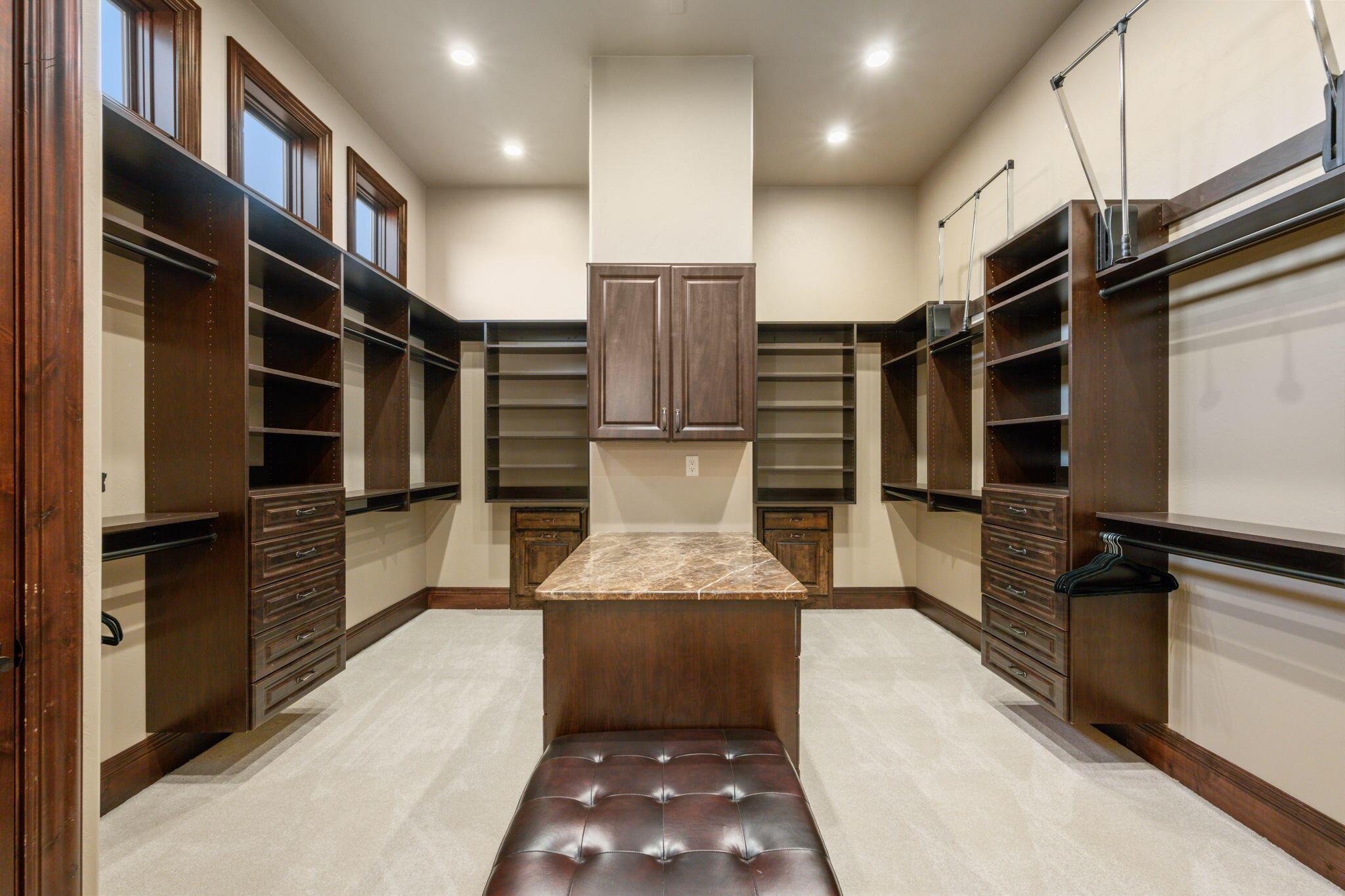 Washington, Utah, 84780, United States, 8 Bedrooms Bedrooms, ,9 BathroomsBathrooms,Residential,For Sale,1988893