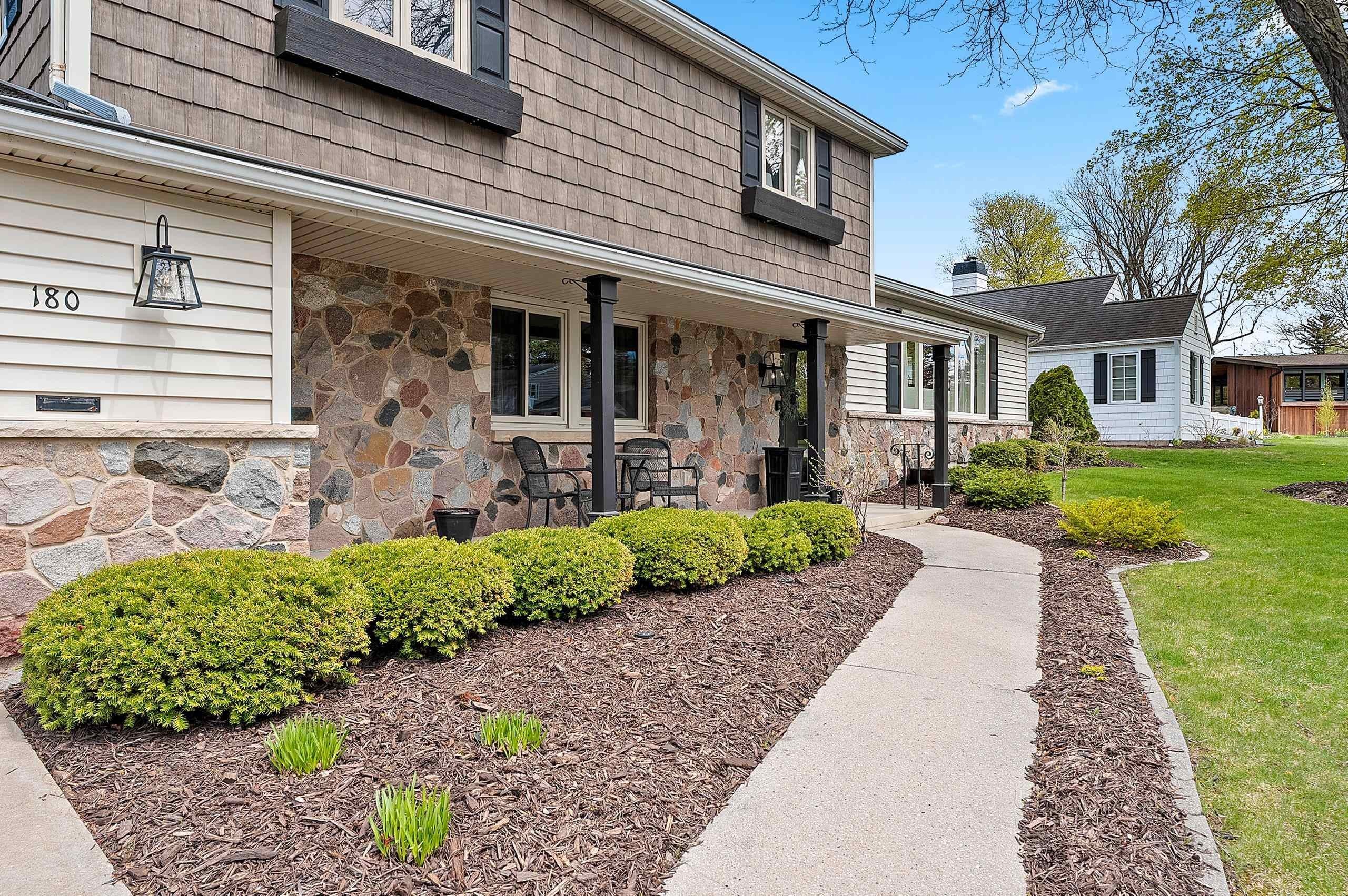 GREEN BAY, Wisconsin, 54301, United States, 4 Bedrooms Bedrooms, ,3 BathroomsBathrooms,Residential,For Sale,2048088