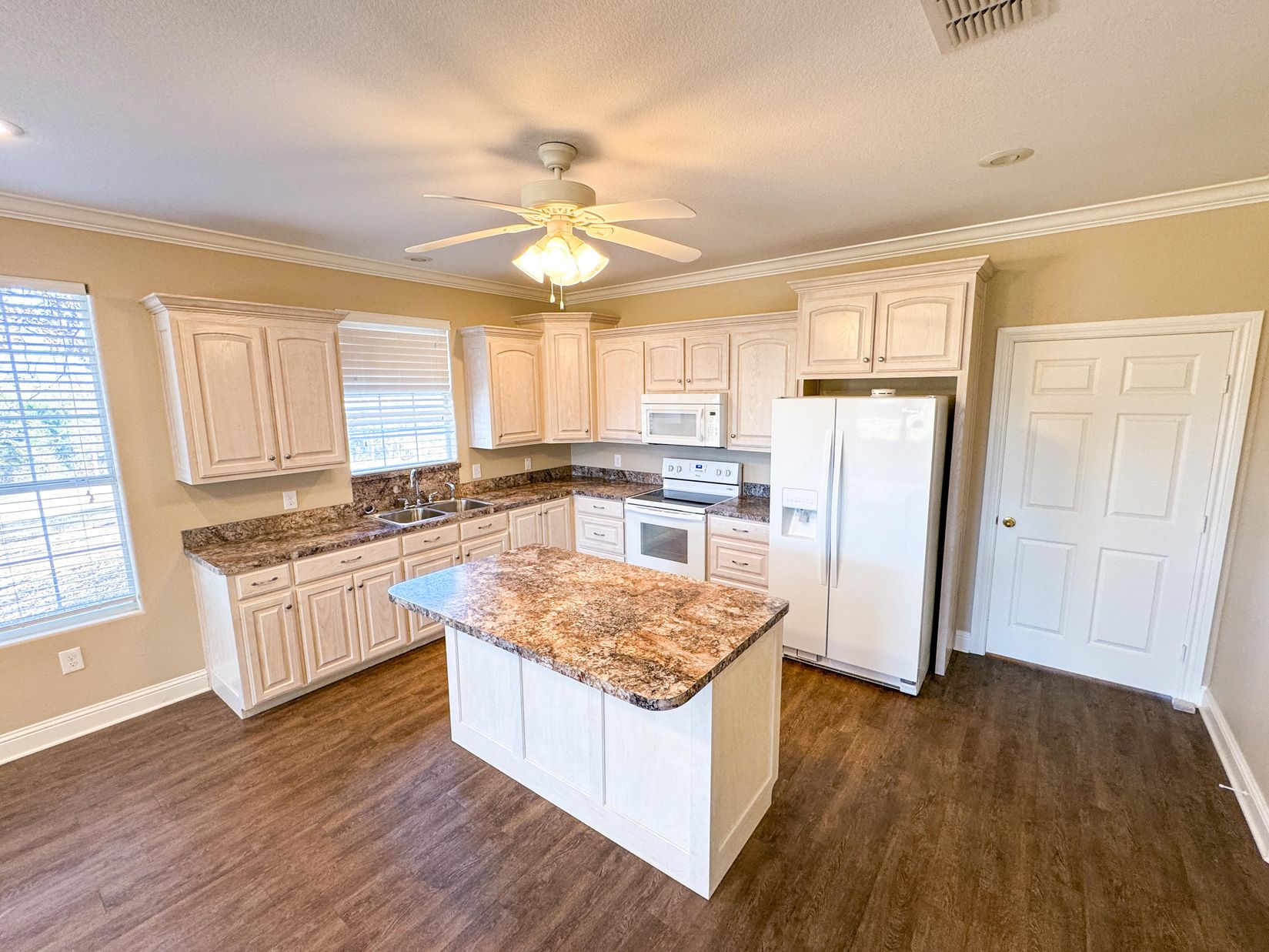 Bivins, Texas, 75551, United States, 3 Bedrooms Bedrooms, ,3 BathroomsBathrooms,Residential,For Sale,1915929