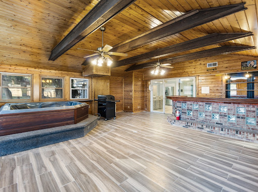 Winthrop Harbor, Illinois, 60096, United States, 5 Bedrooms Bedrooms, ,4 BathroomsBathrooms,Residential,For Sale,1982535